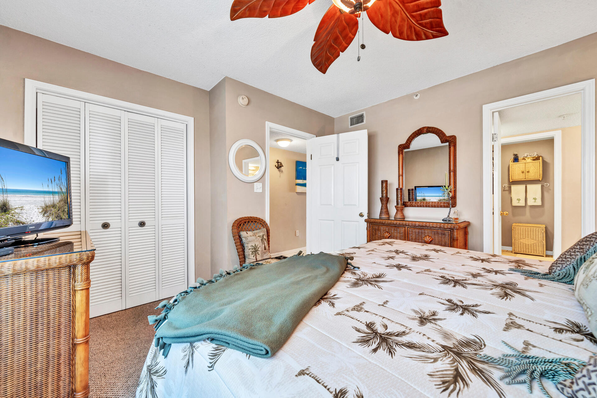 EMERALD TOWERS WEST CONDO - Residential