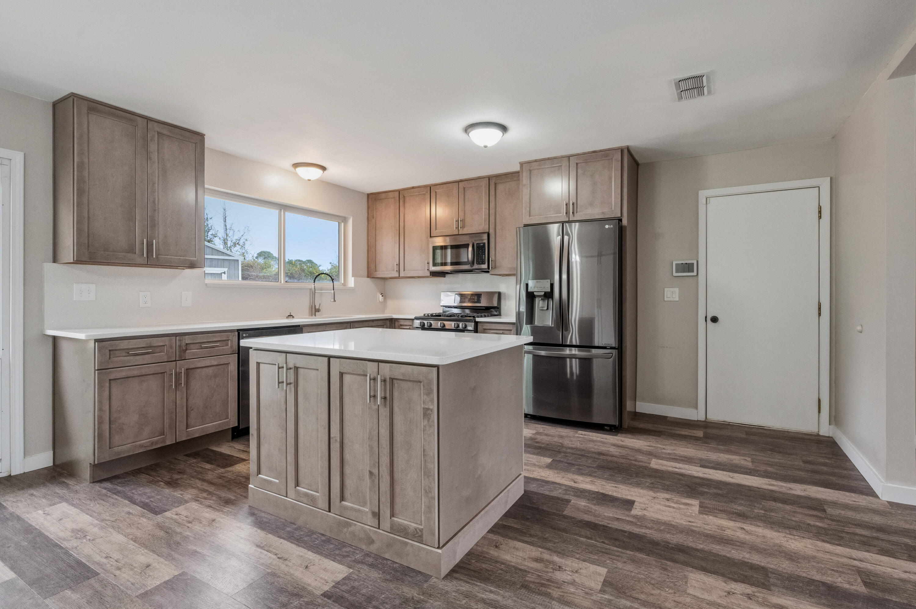 PALM ESTATES UNIT 3 - Residential