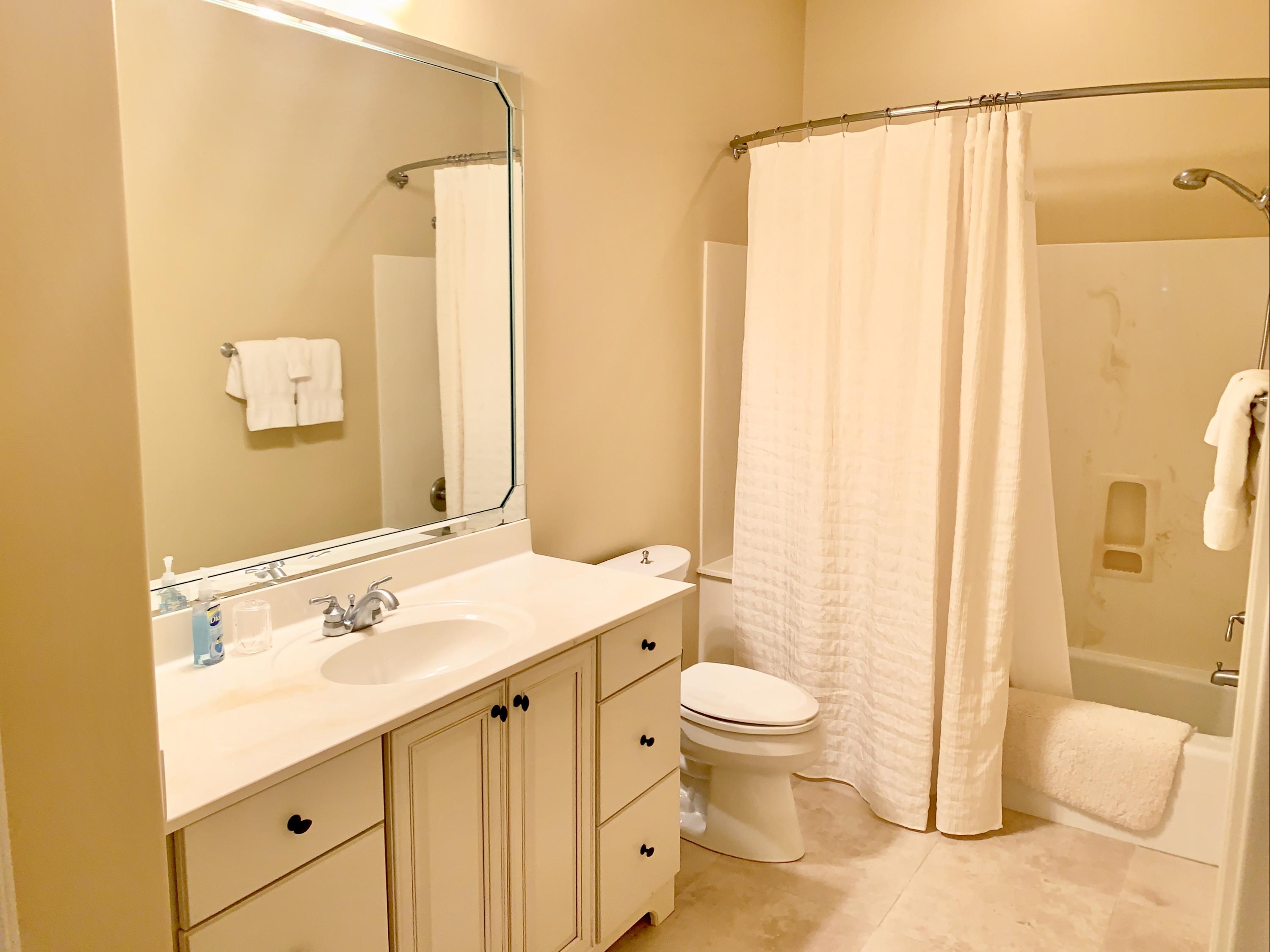 BAYTOWNE AVE EAST - Residential