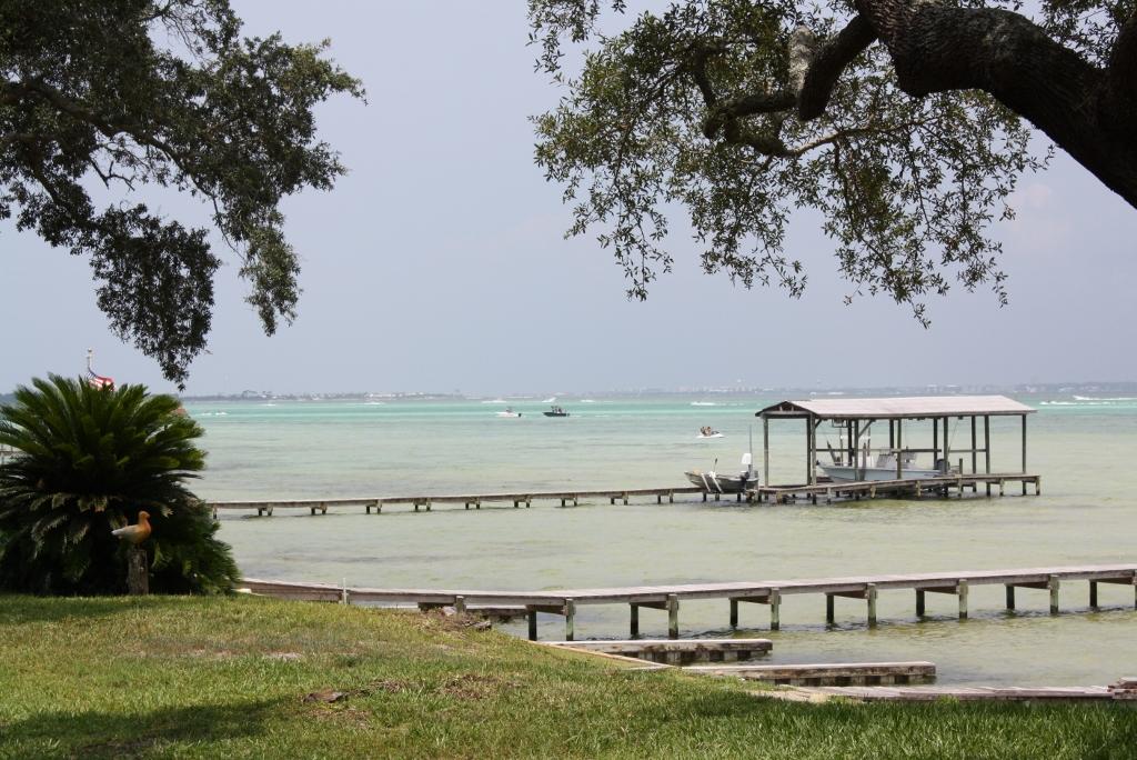 DESTIN M/P NE 185FT OF LOT 16 LESS THE NELY 100FT AND LESS THE SELY 3FT FOR STREET PURPOSES - Residential