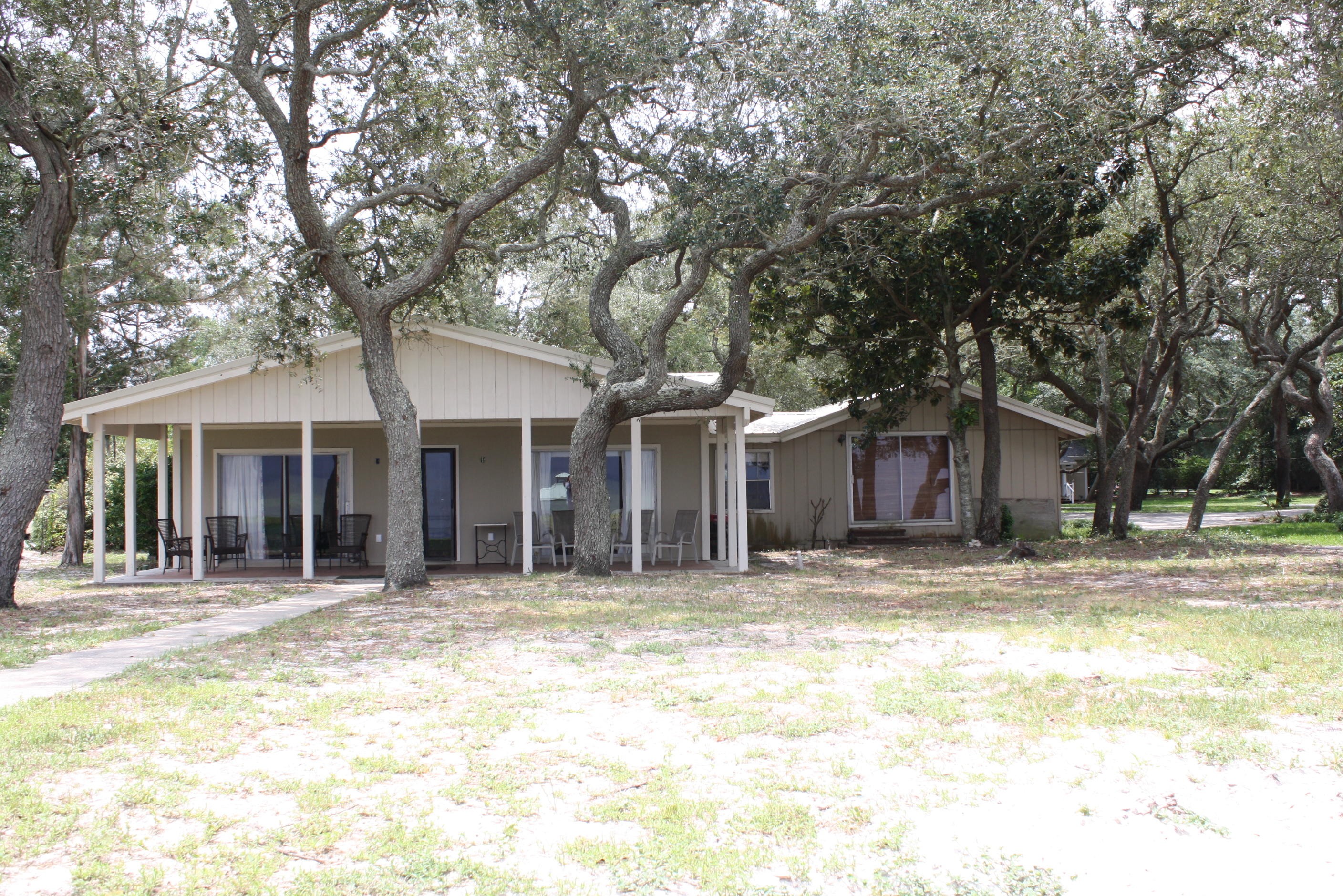 DESTIN M/P NE 185FT OF LOT 16 LESS THE NELY 100FT AND LESS THE SELY 3FT FOR STREET PURPOSES - Residential