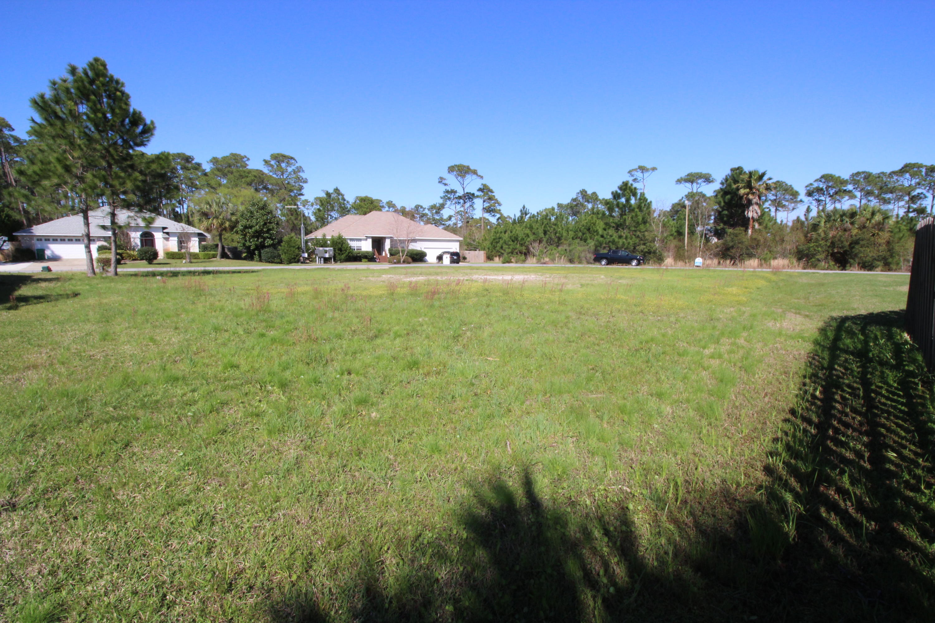 BISCAYNE POINTE - Land