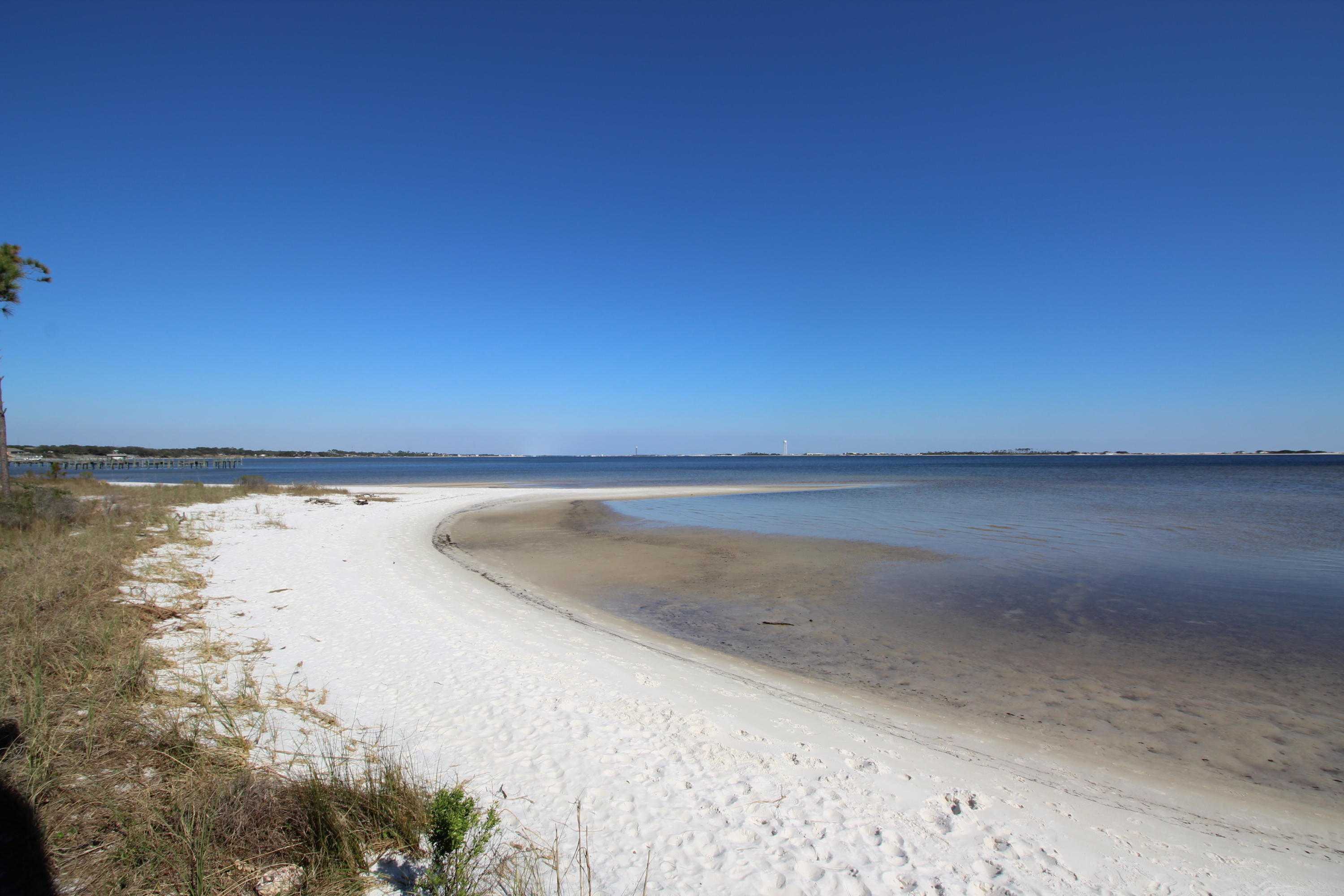 BISCAYNE POINTE - Land