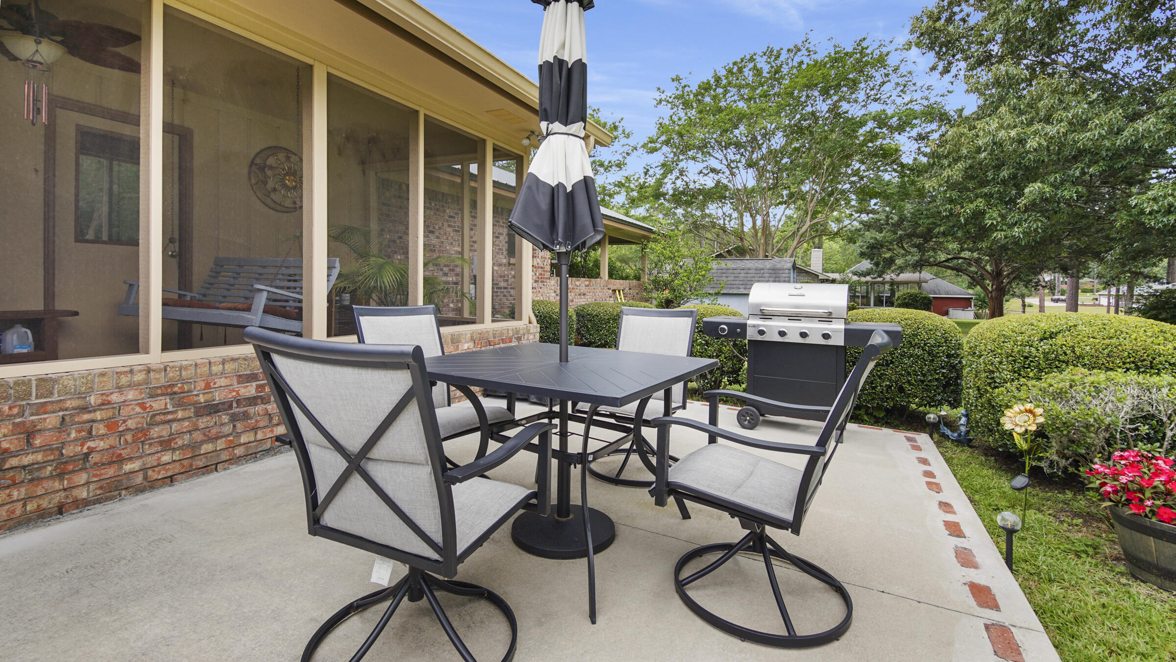 PINE SHORES - Residential