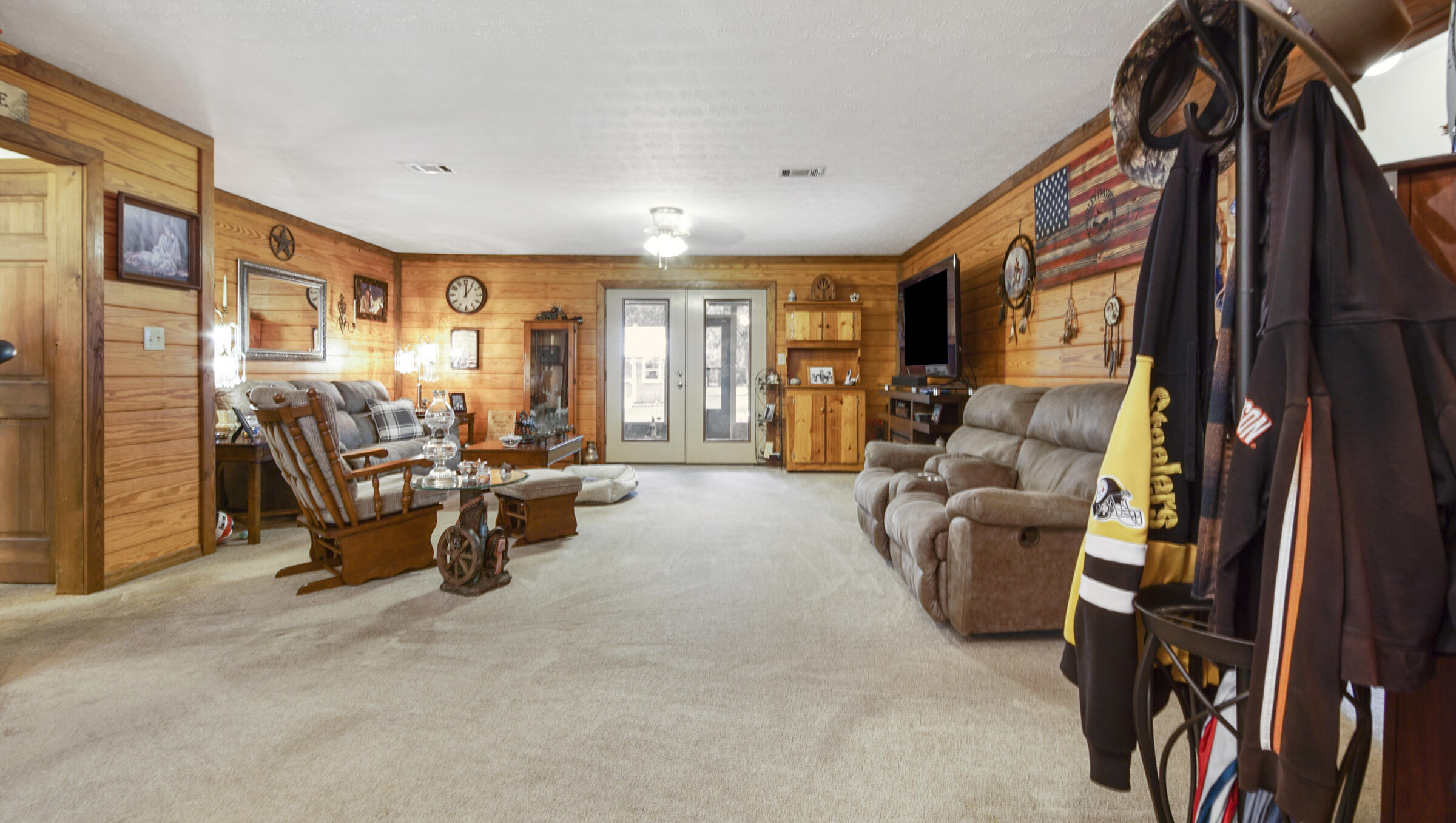 PINE SHORES - Residential