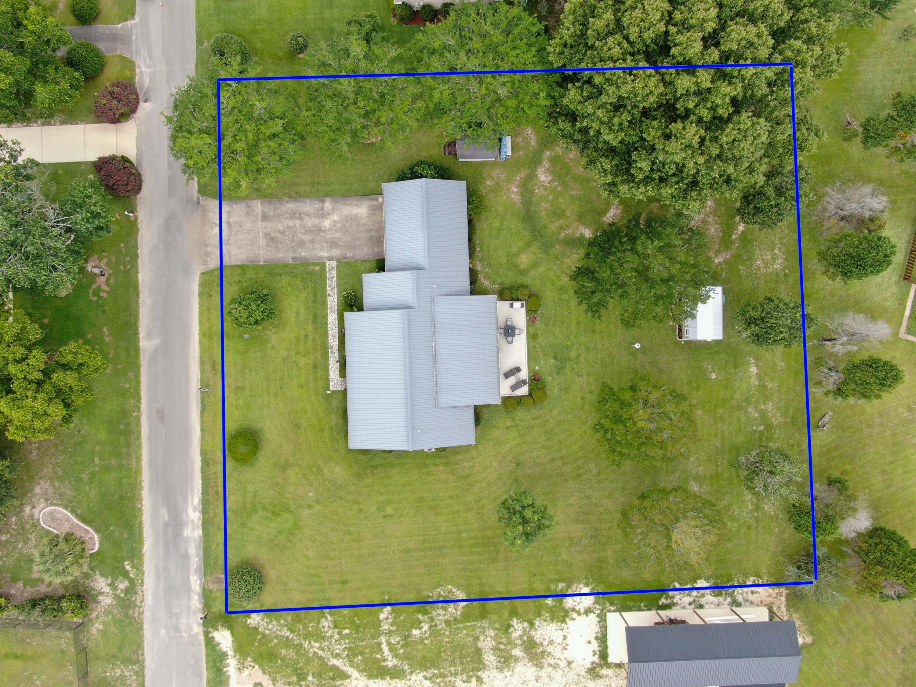 PINE SHORES - Residential