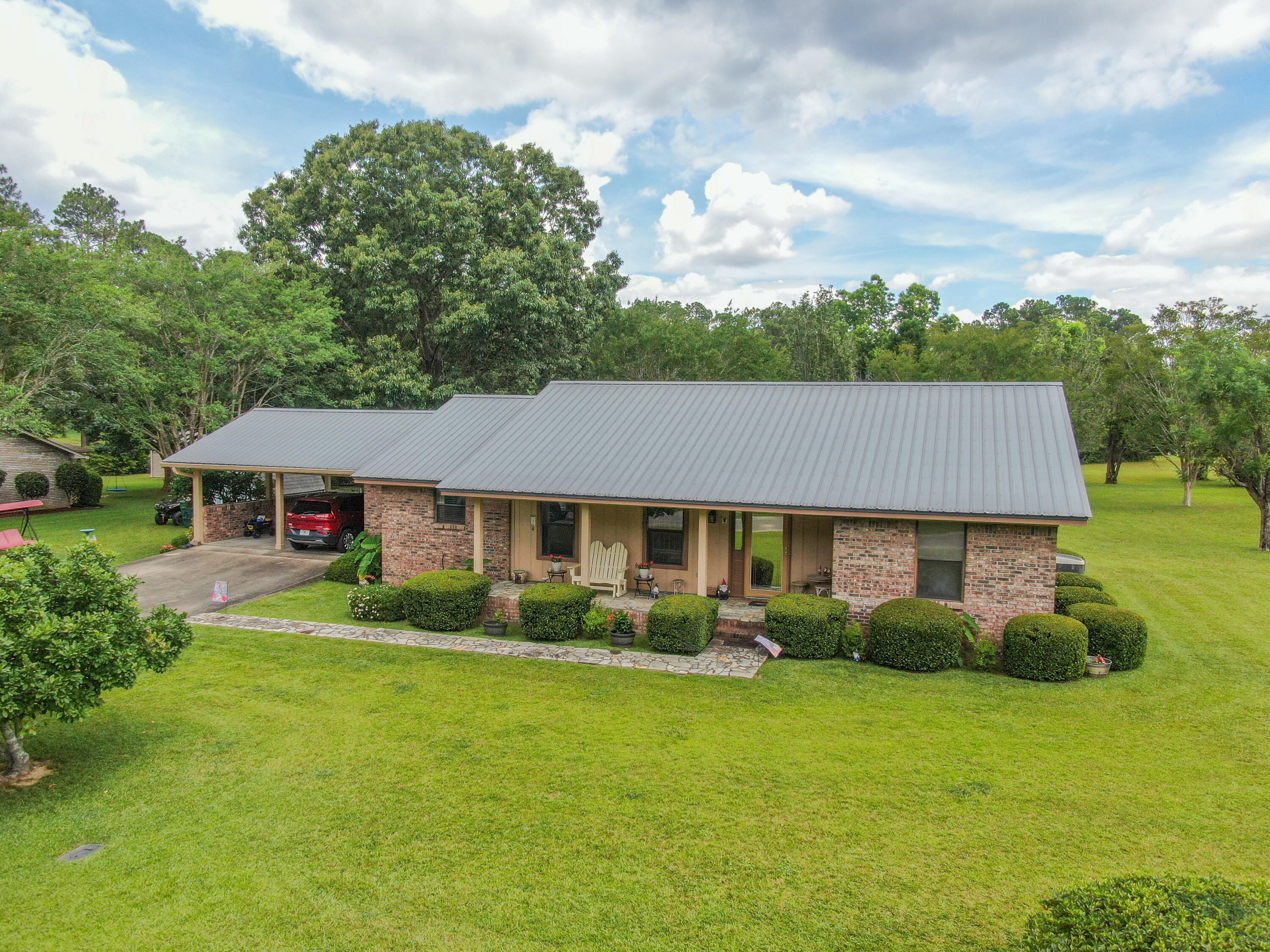 PINE SHORES - Residential