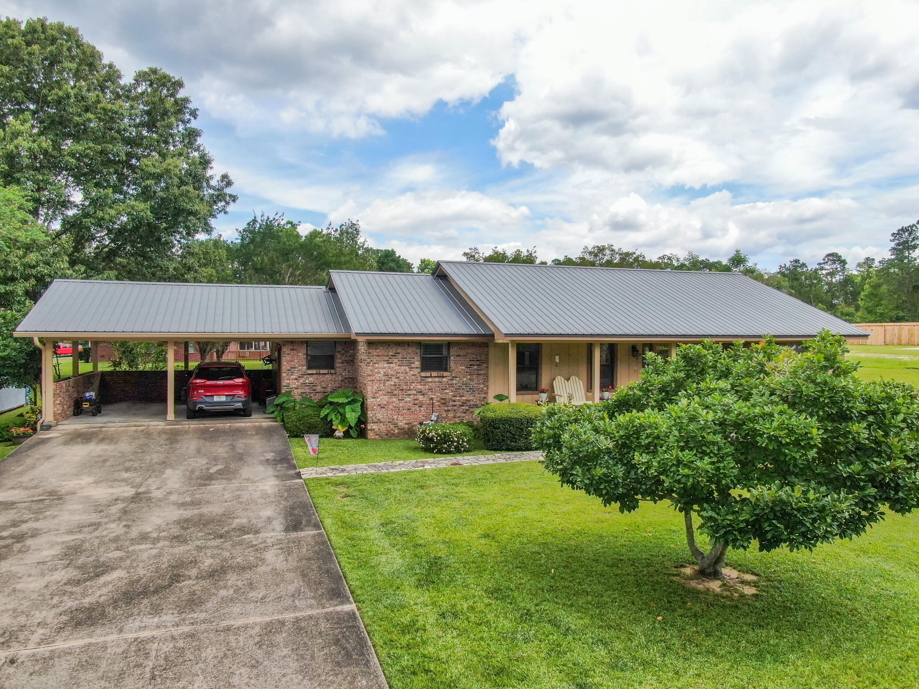 PINE SHORES - Residential