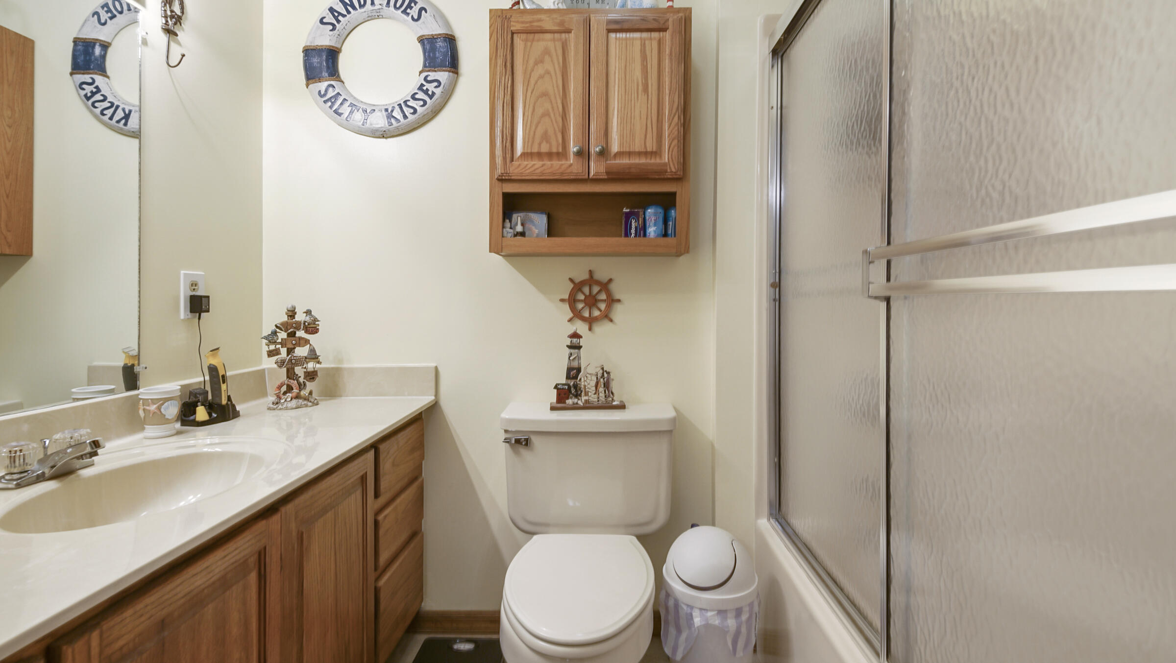 PINE SHORES - Residential