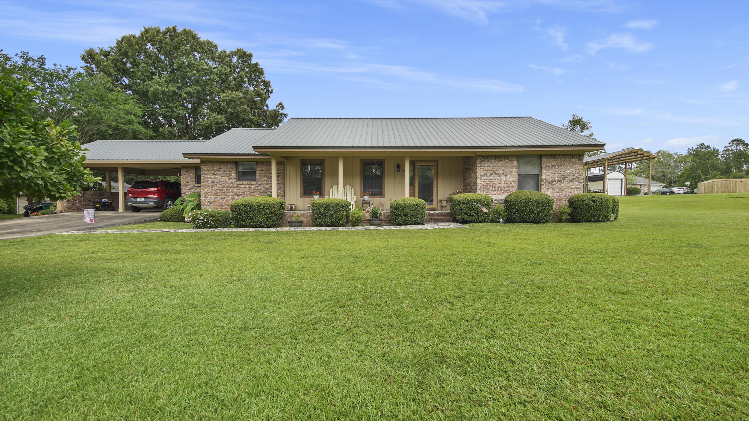 PINE SHORES - Residential