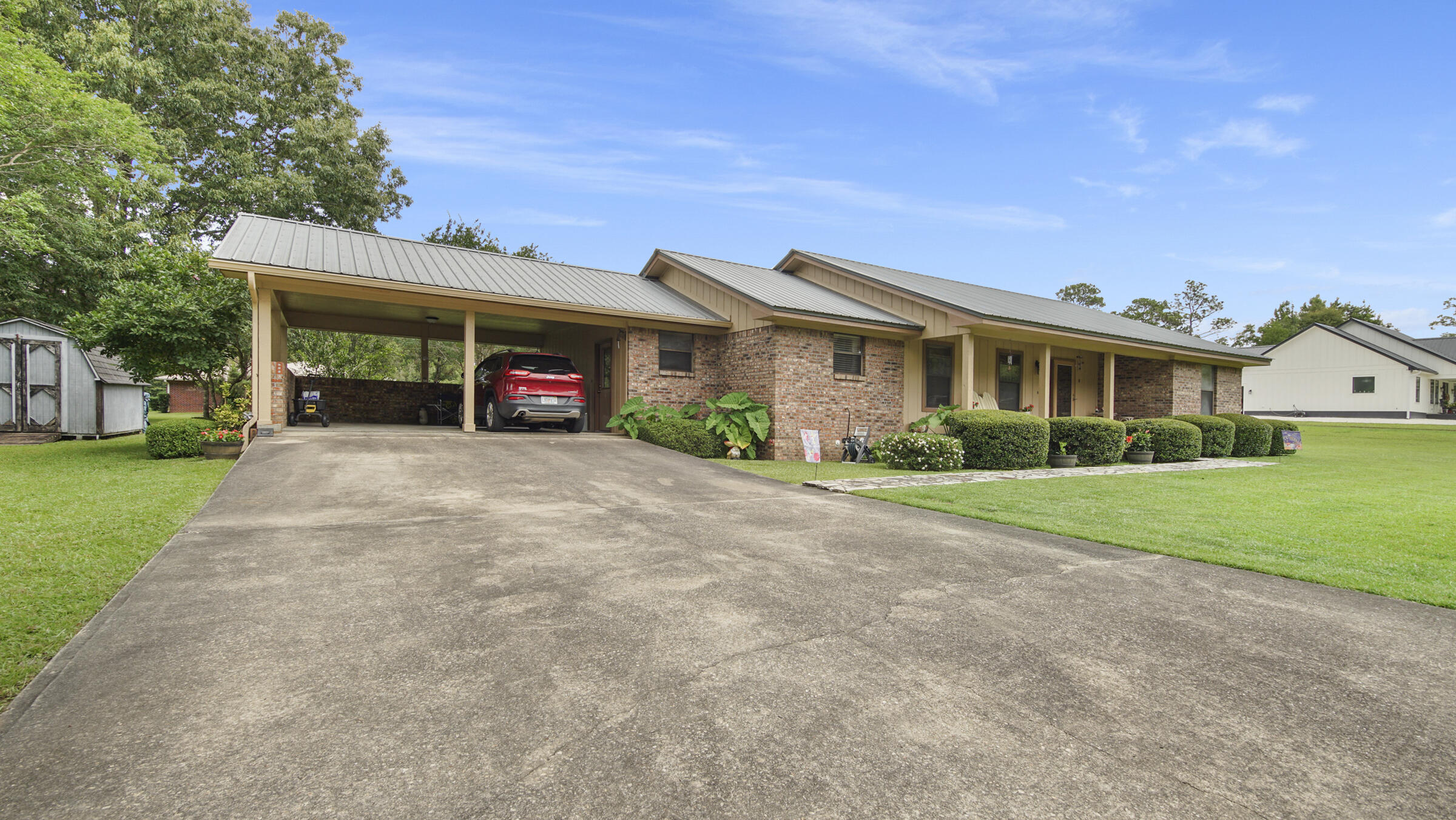 PINE SHORES - Residential