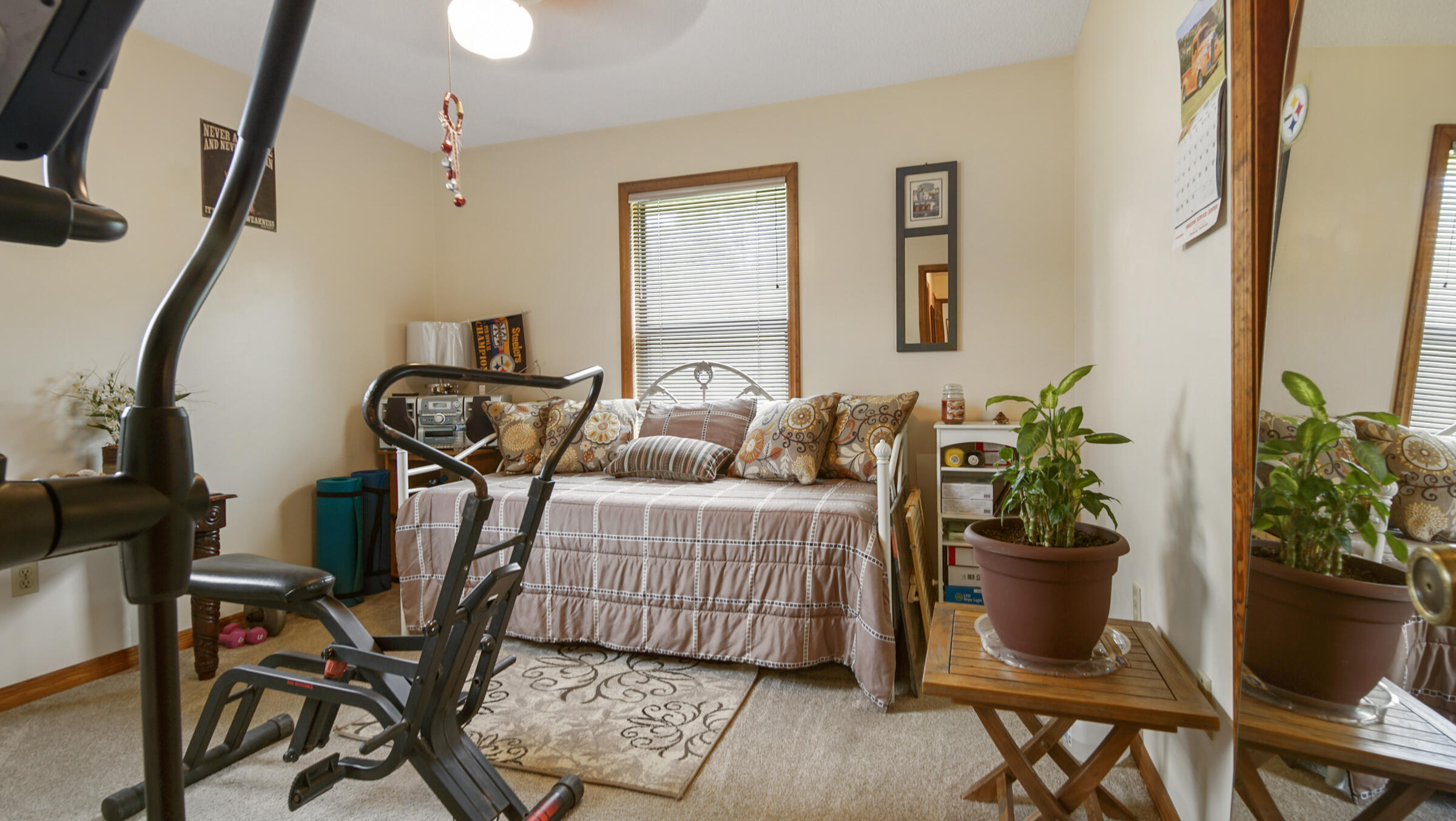 PINE SHORES - Residential