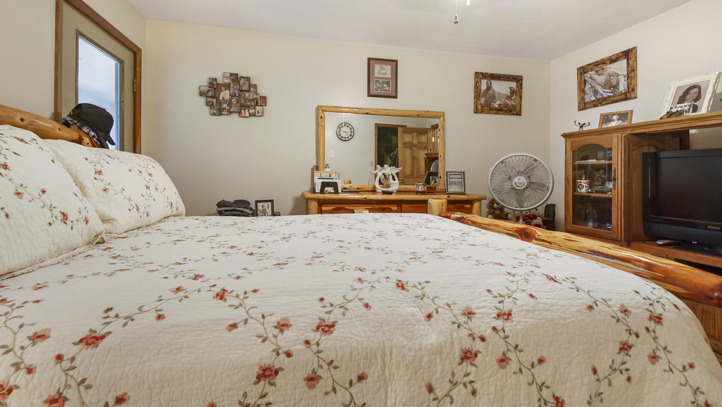 PINE SHORES - Residential