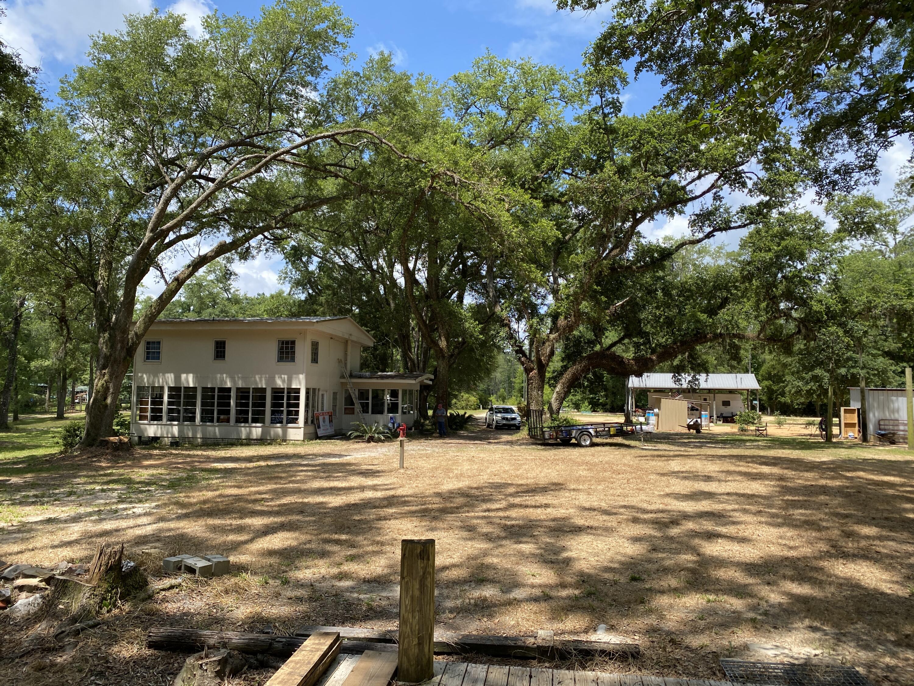 HOWELLS BLUFF - Residential