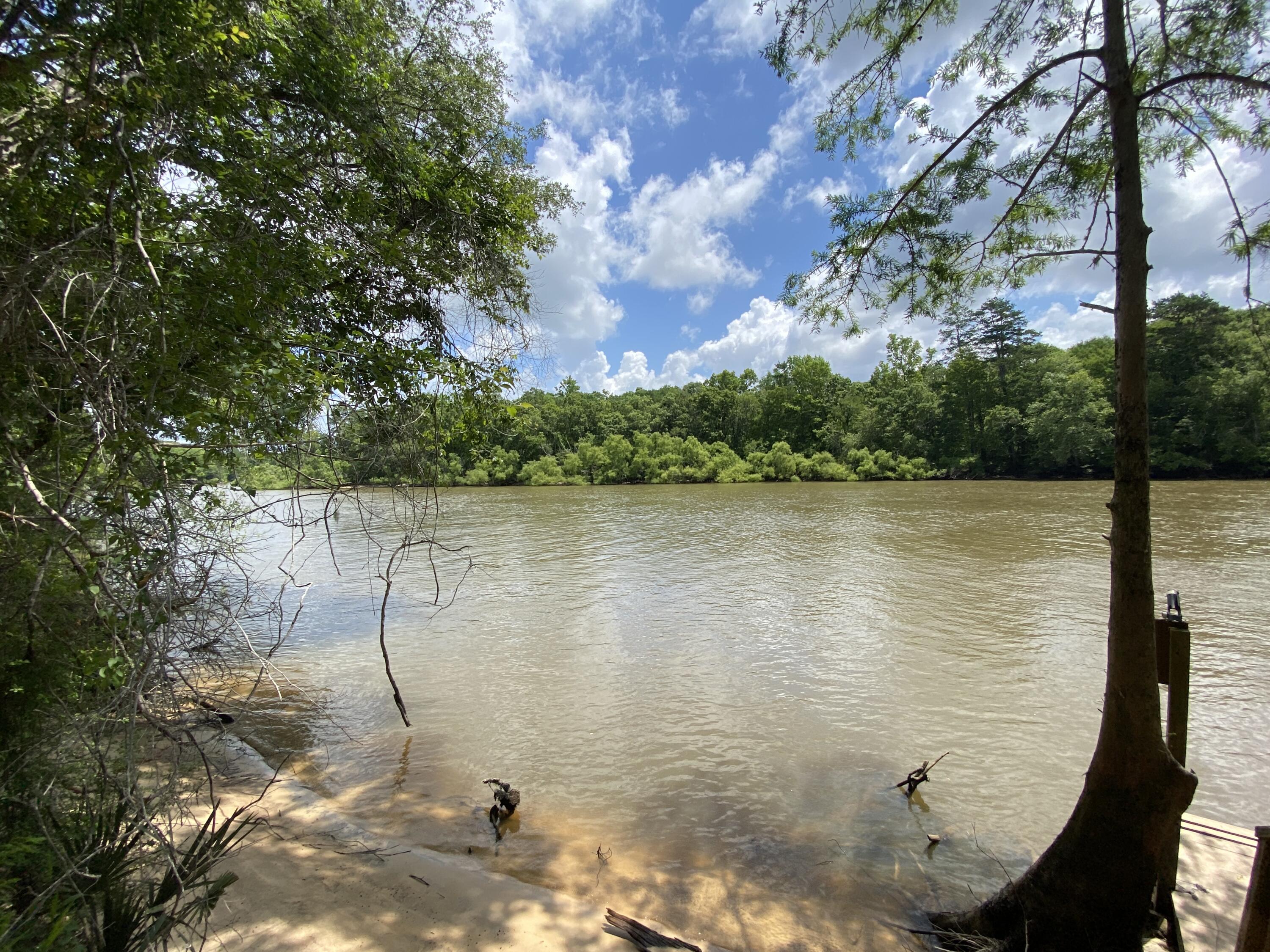 HOWELLS BLUFF - Residential