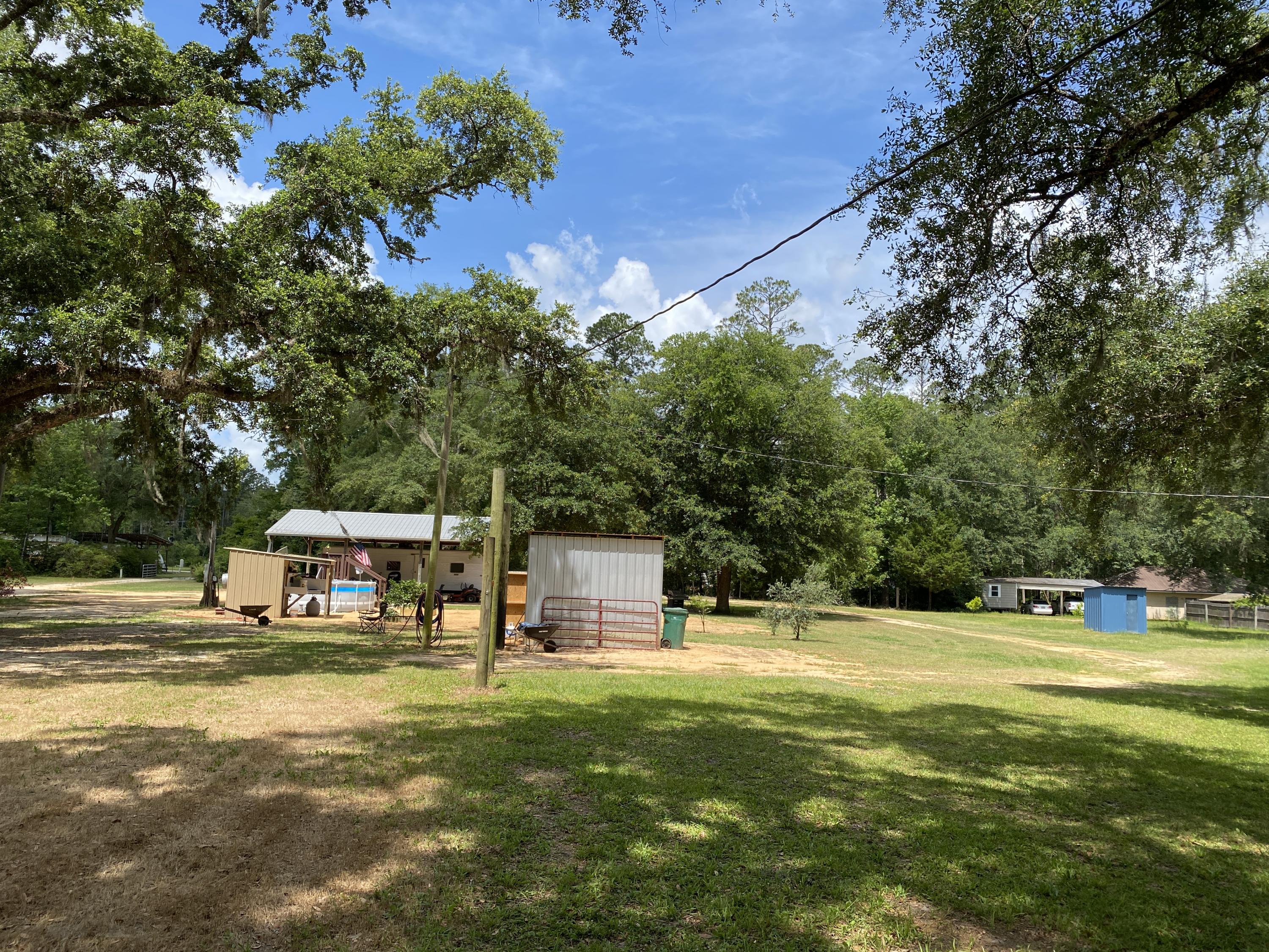 HOWELLS BLUFF - Residential