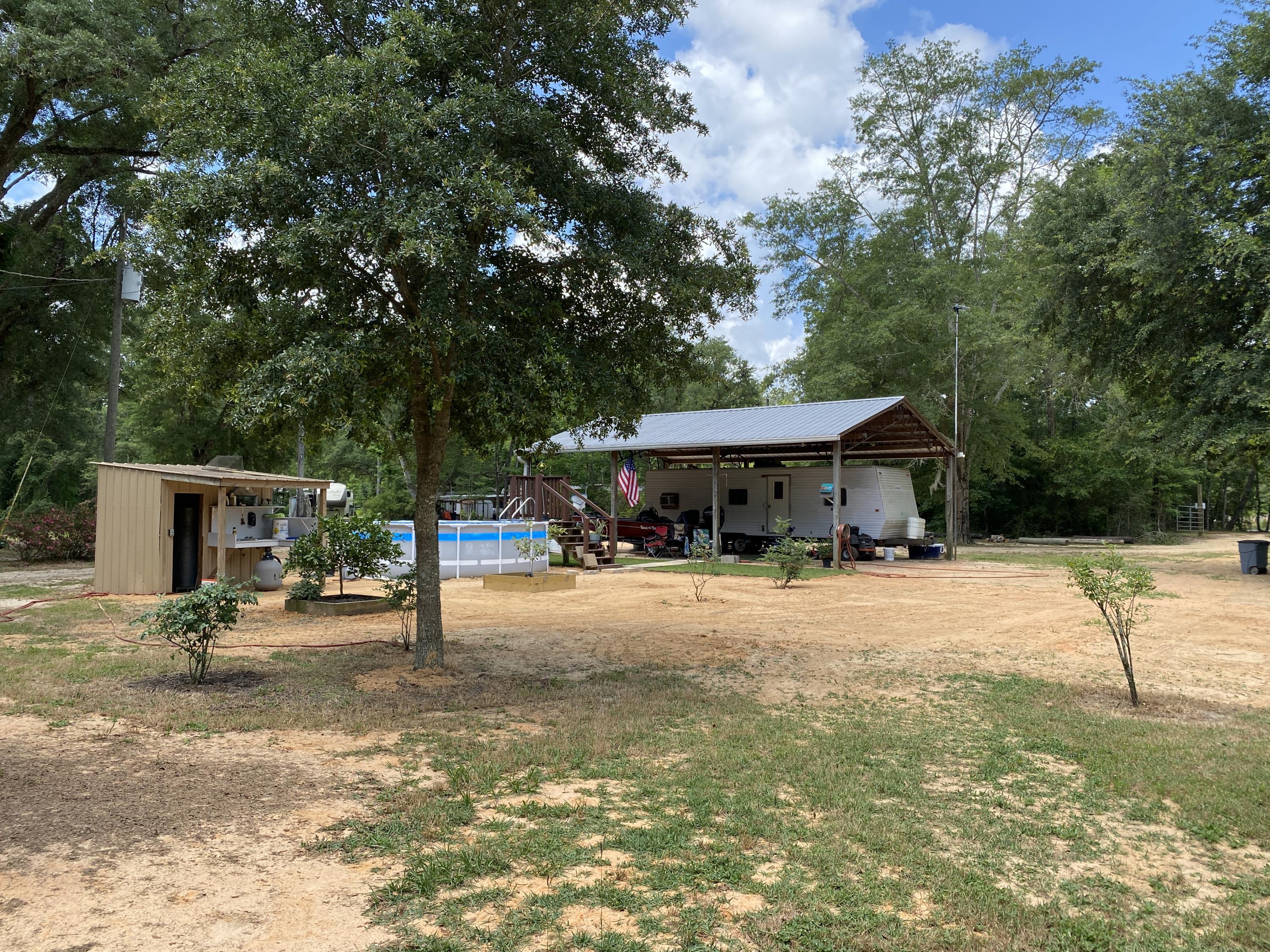 HOWELLS BLUFF - Residential