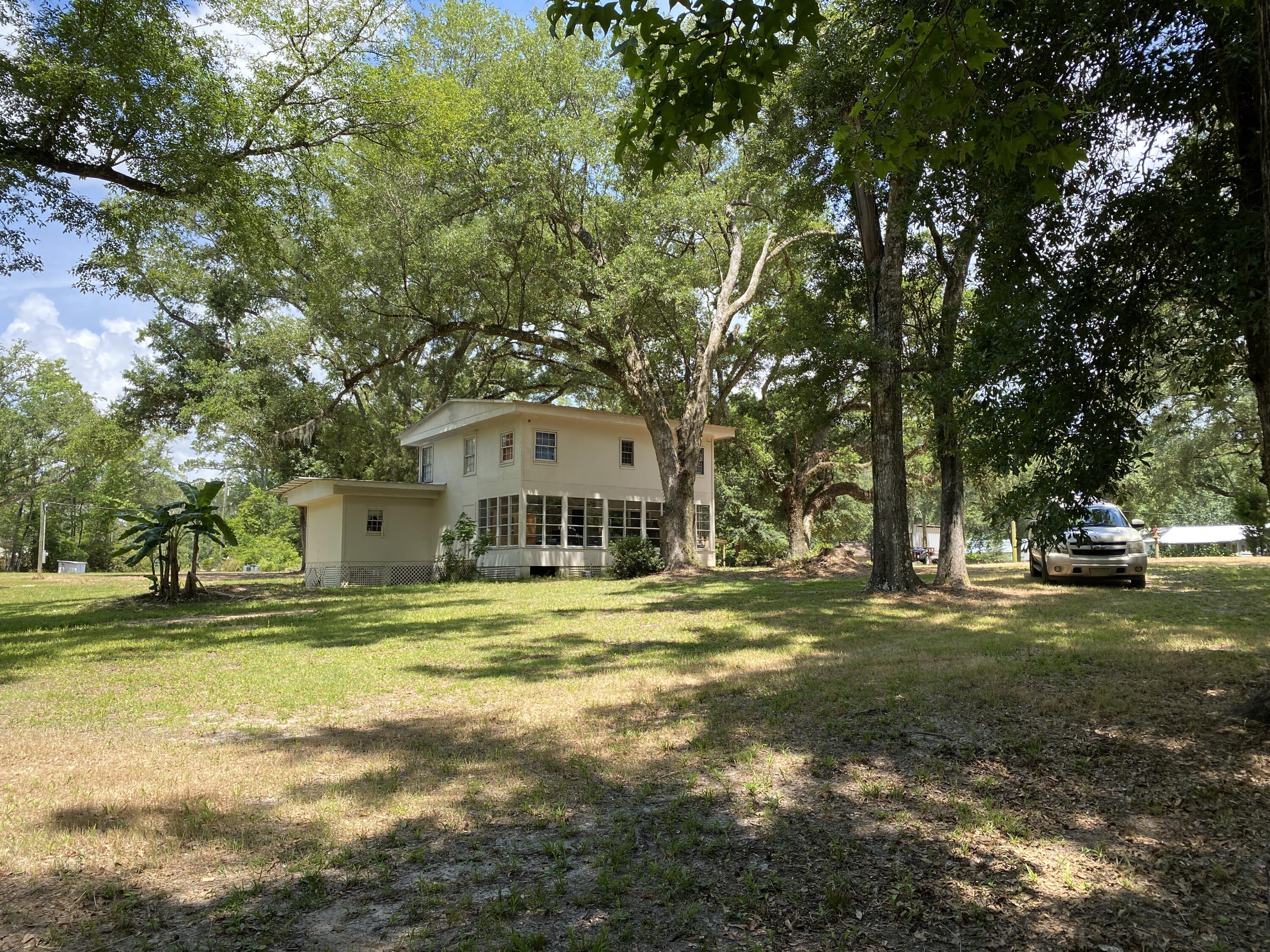 HOWELLS BLUFF - Residential