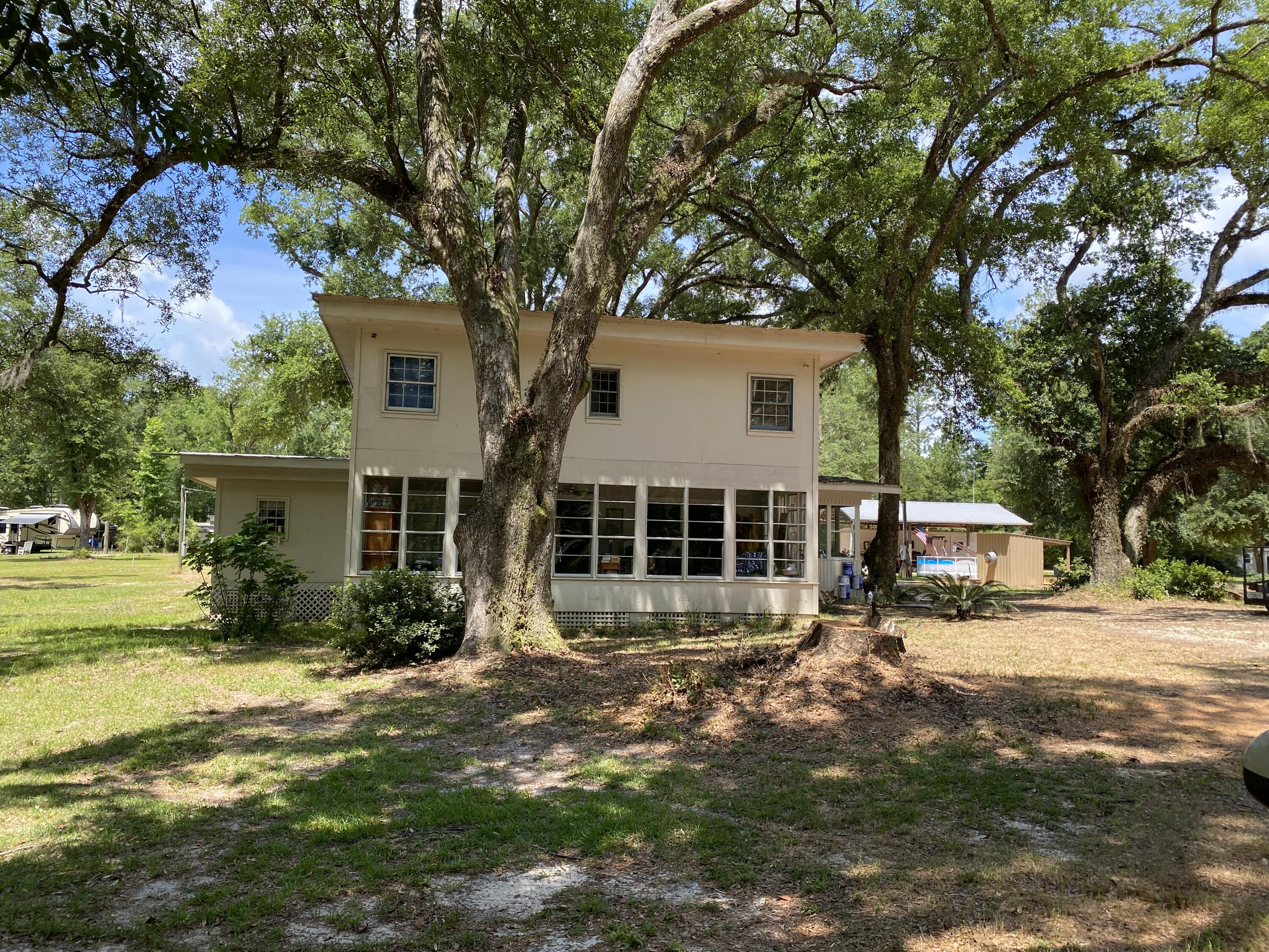 HOWELLS BLUFF - Residential