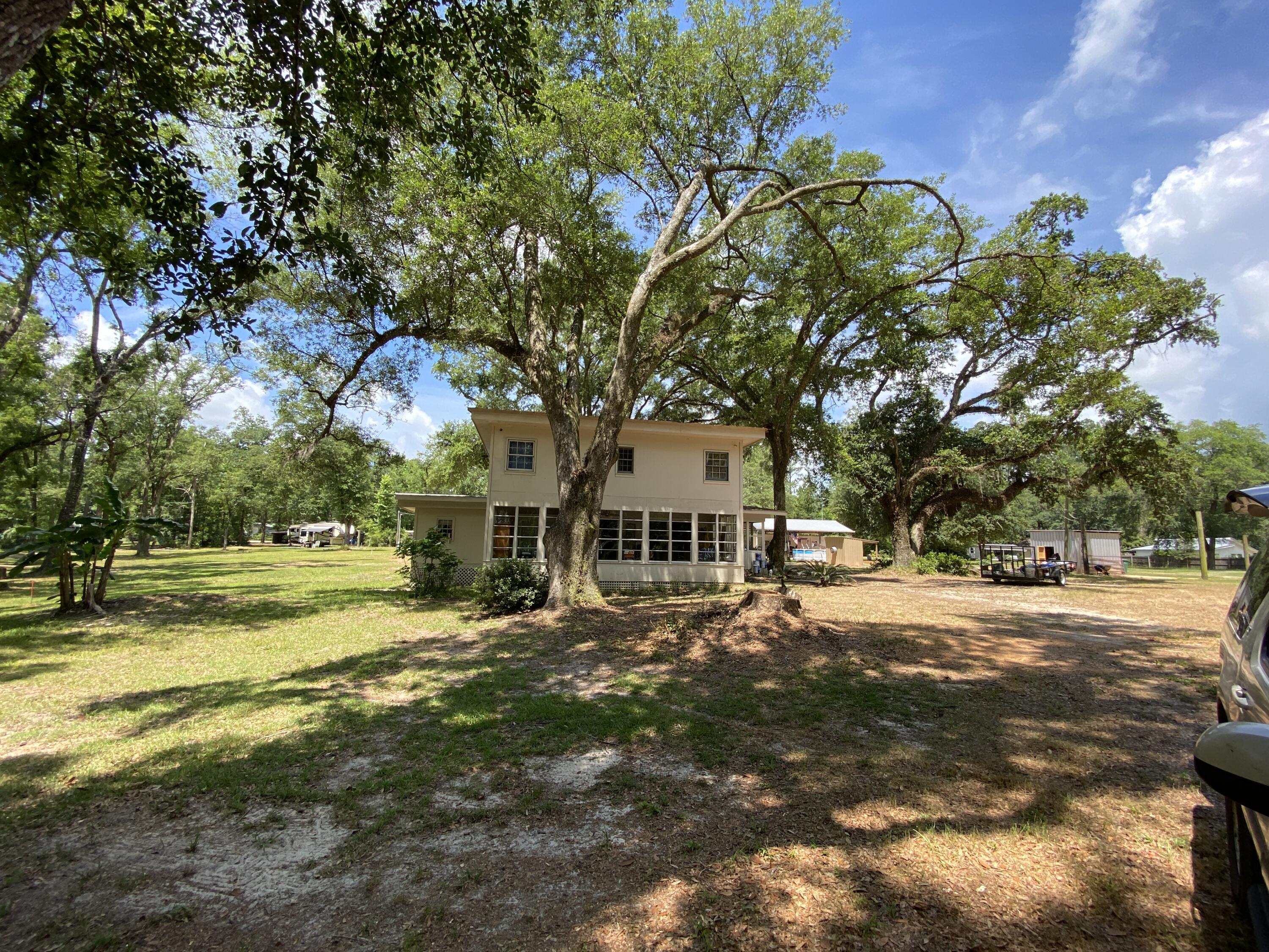 HOWELLS BLUFF - Residential