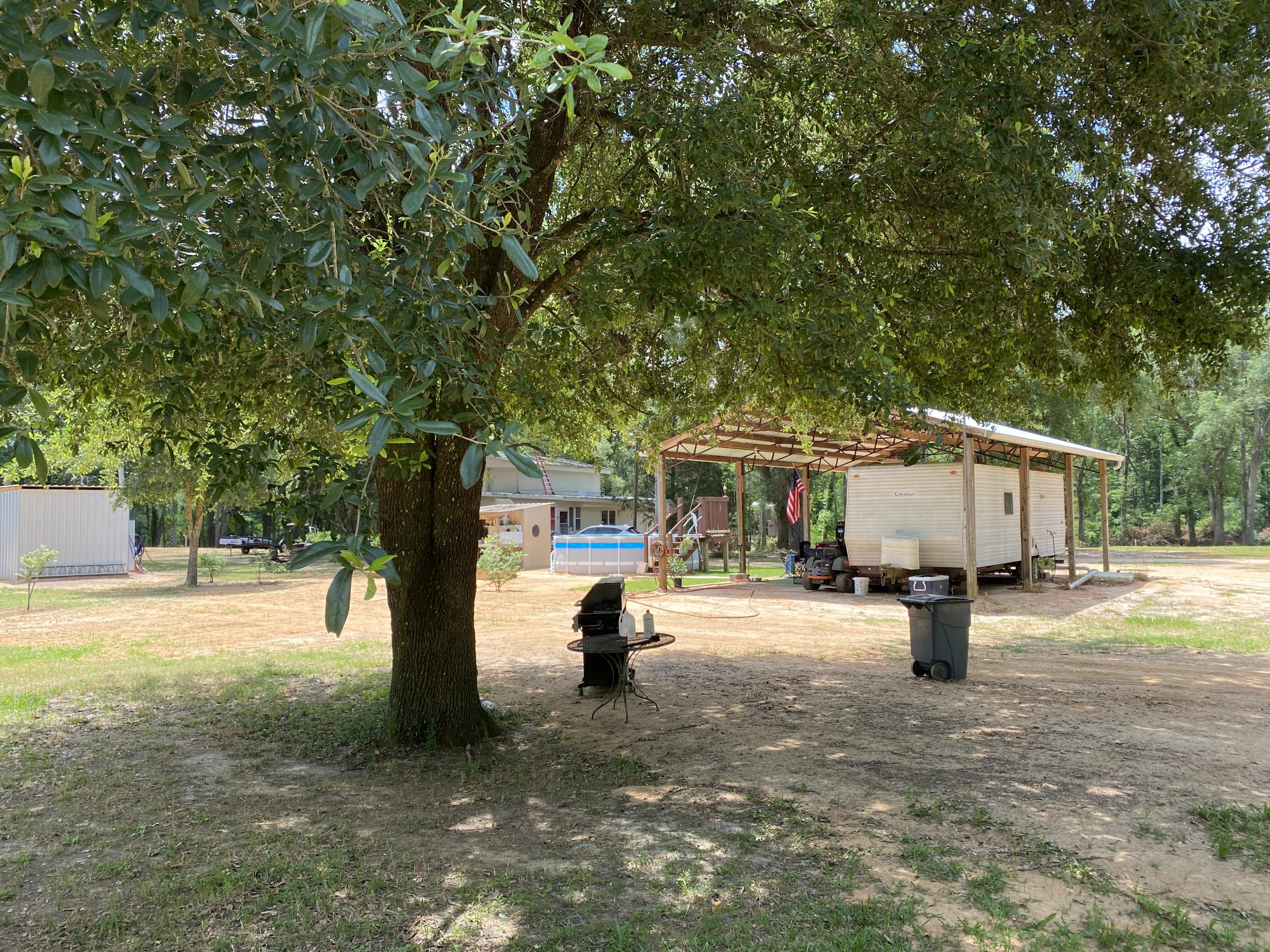 HOWELLS BLUFF - Residential