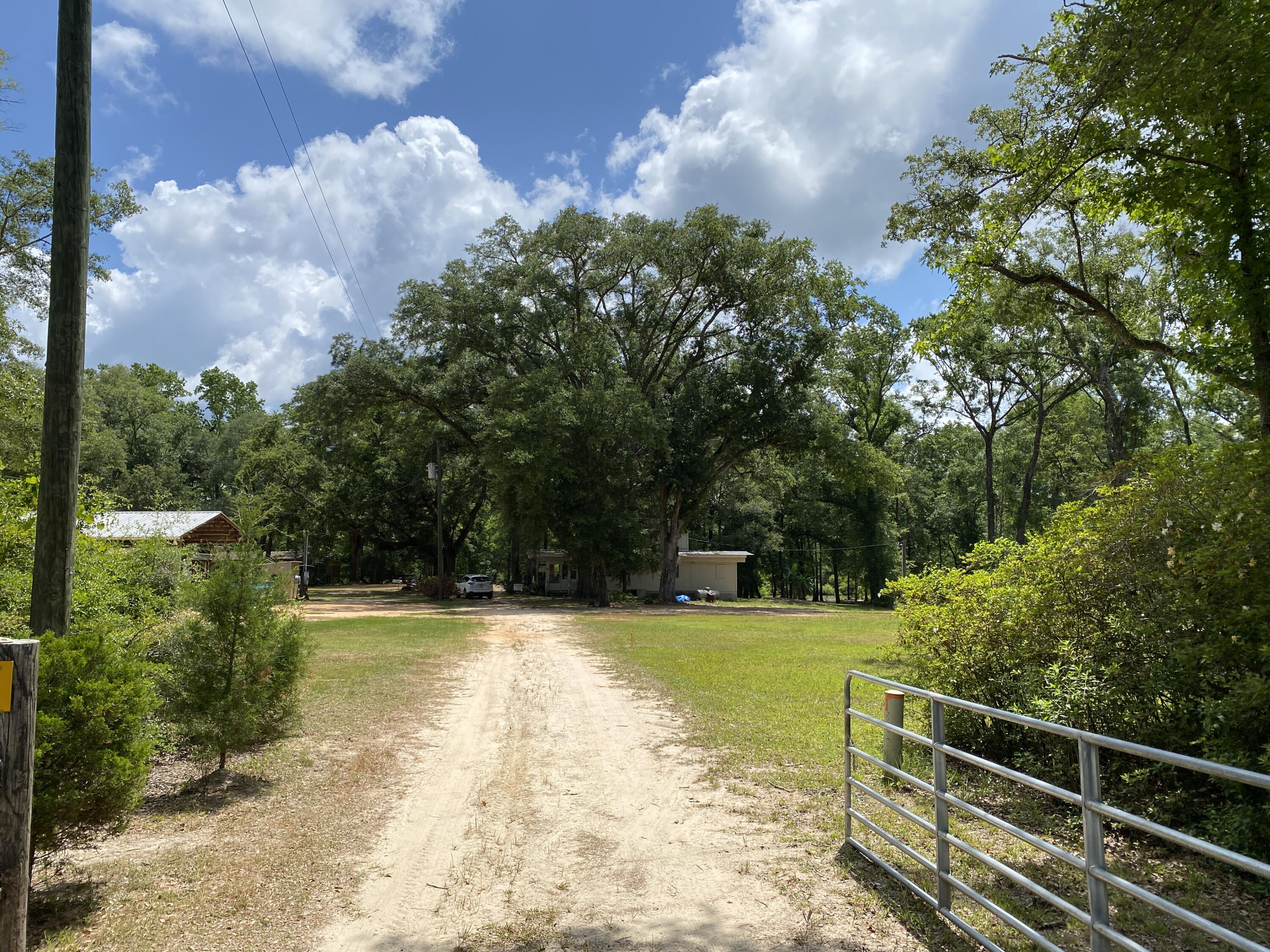 HOWELLS BLUFF - Residential