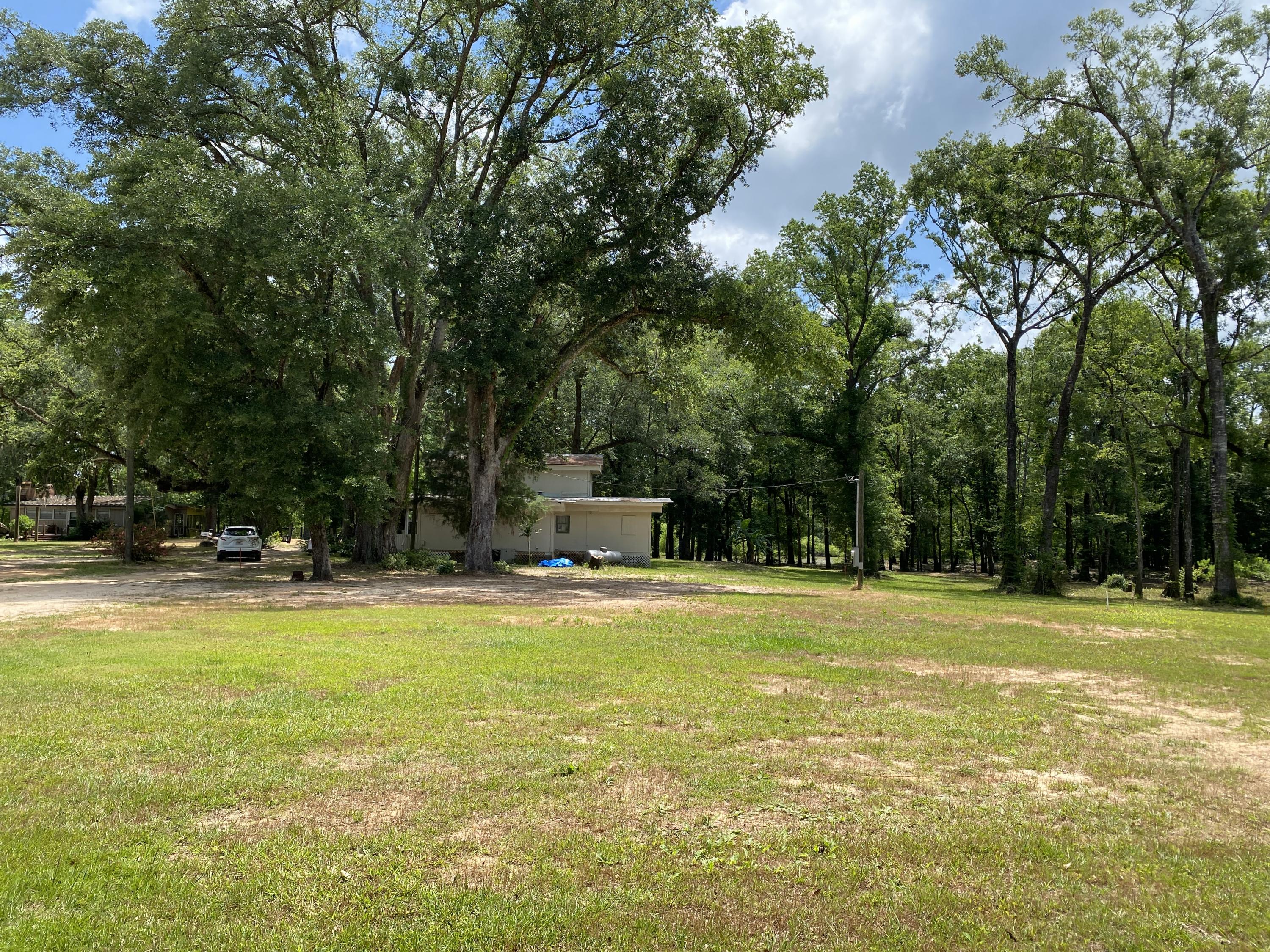 HOWELLS BLUFF - Residential