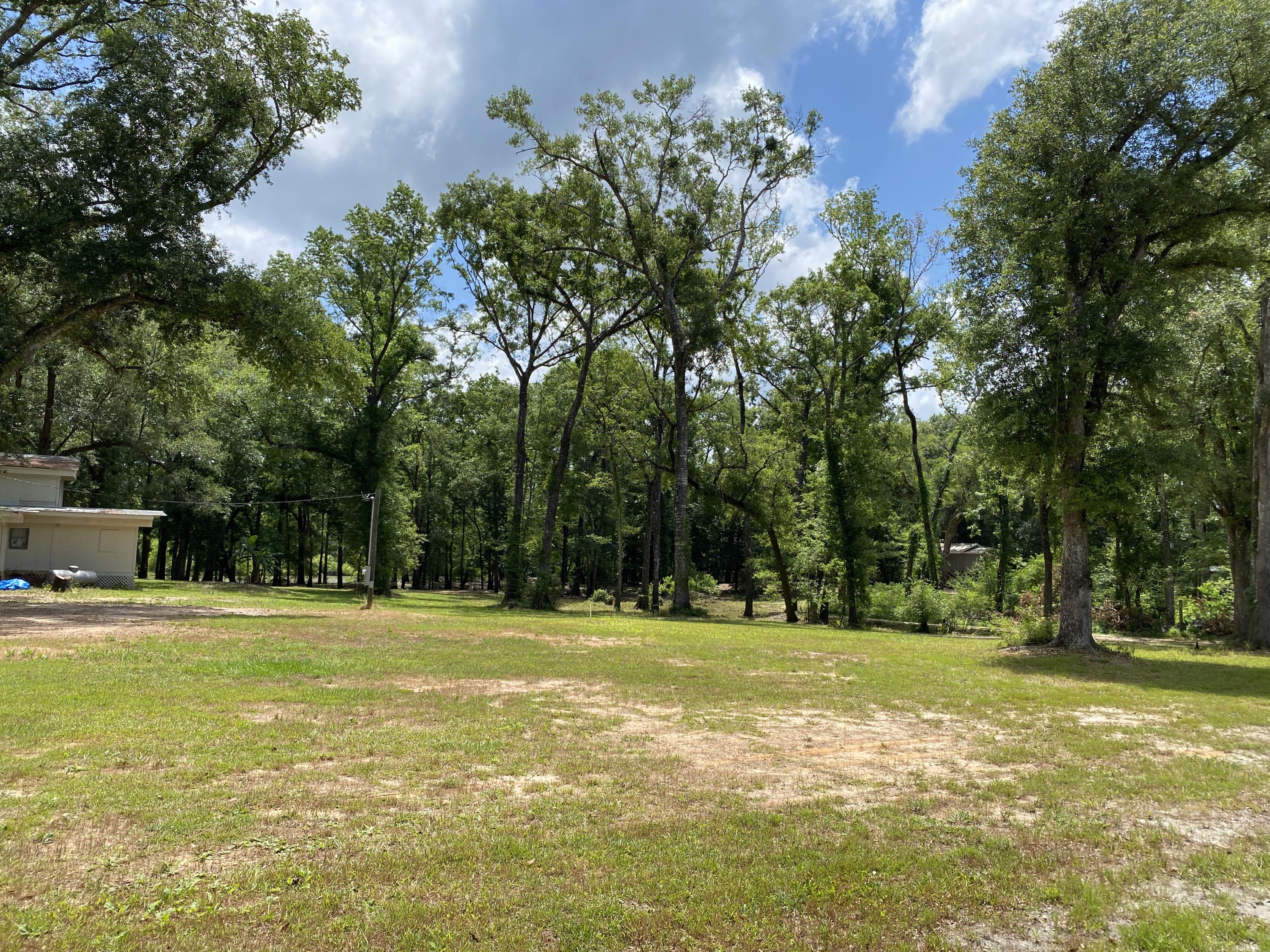 HOWELLS BLUFF - Residential