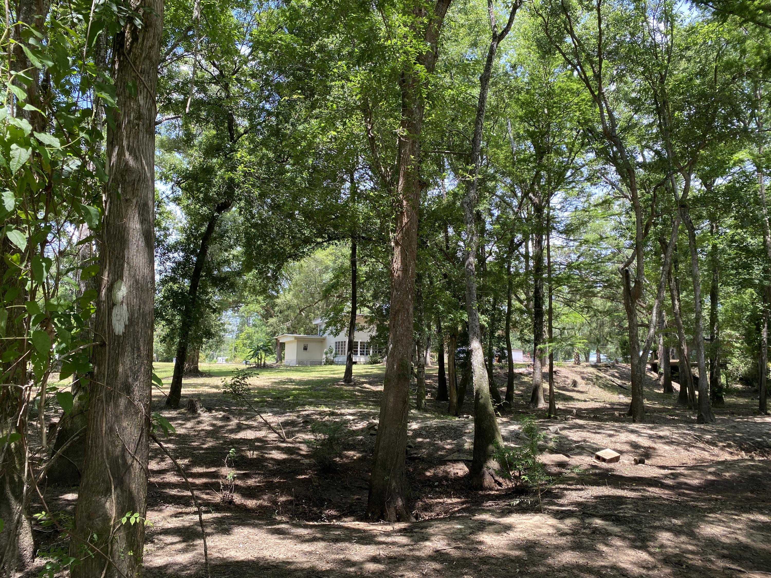 HOWELLS BLUFF - Residential