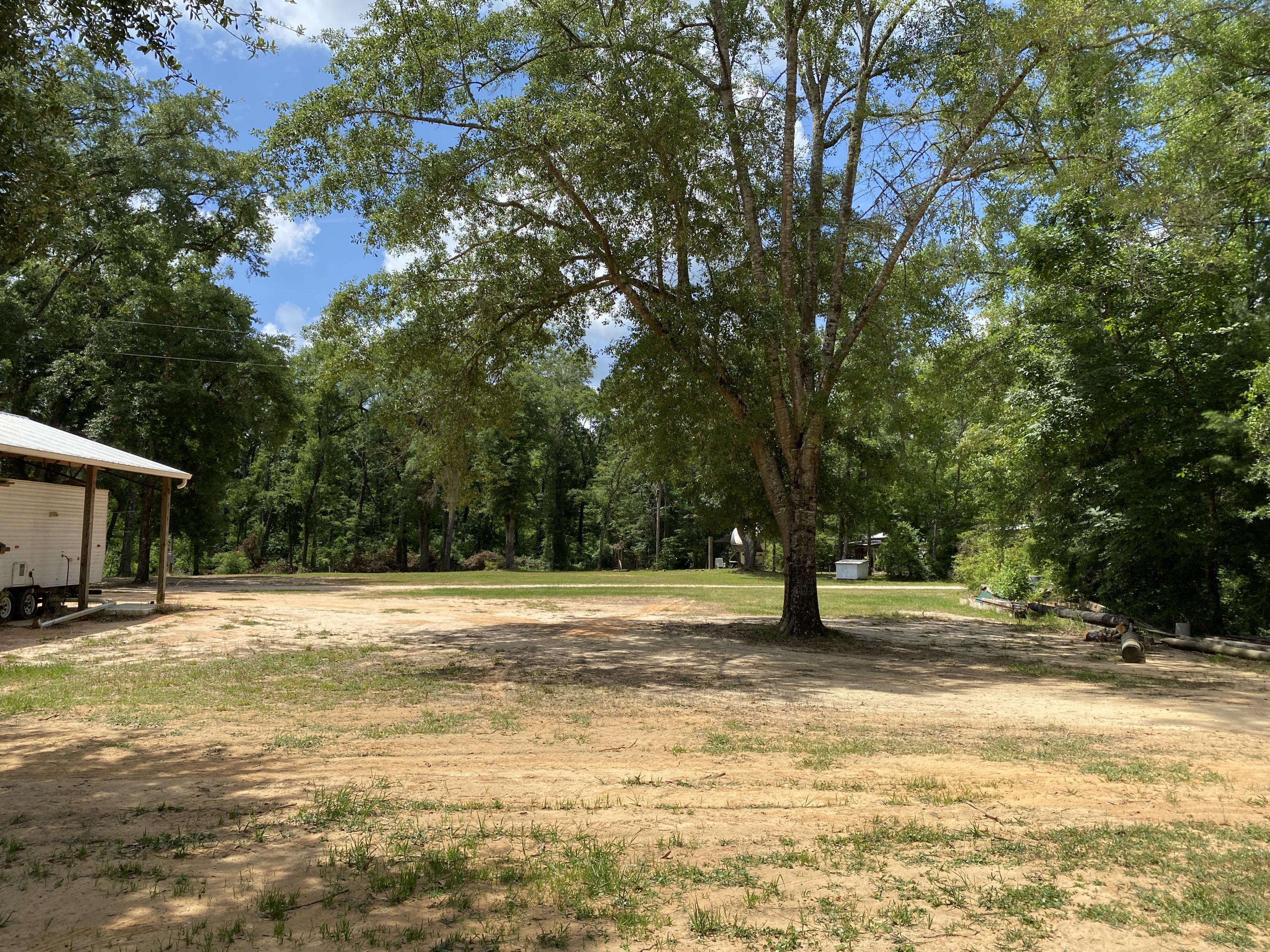 HOWELLS BLUFF - Residential