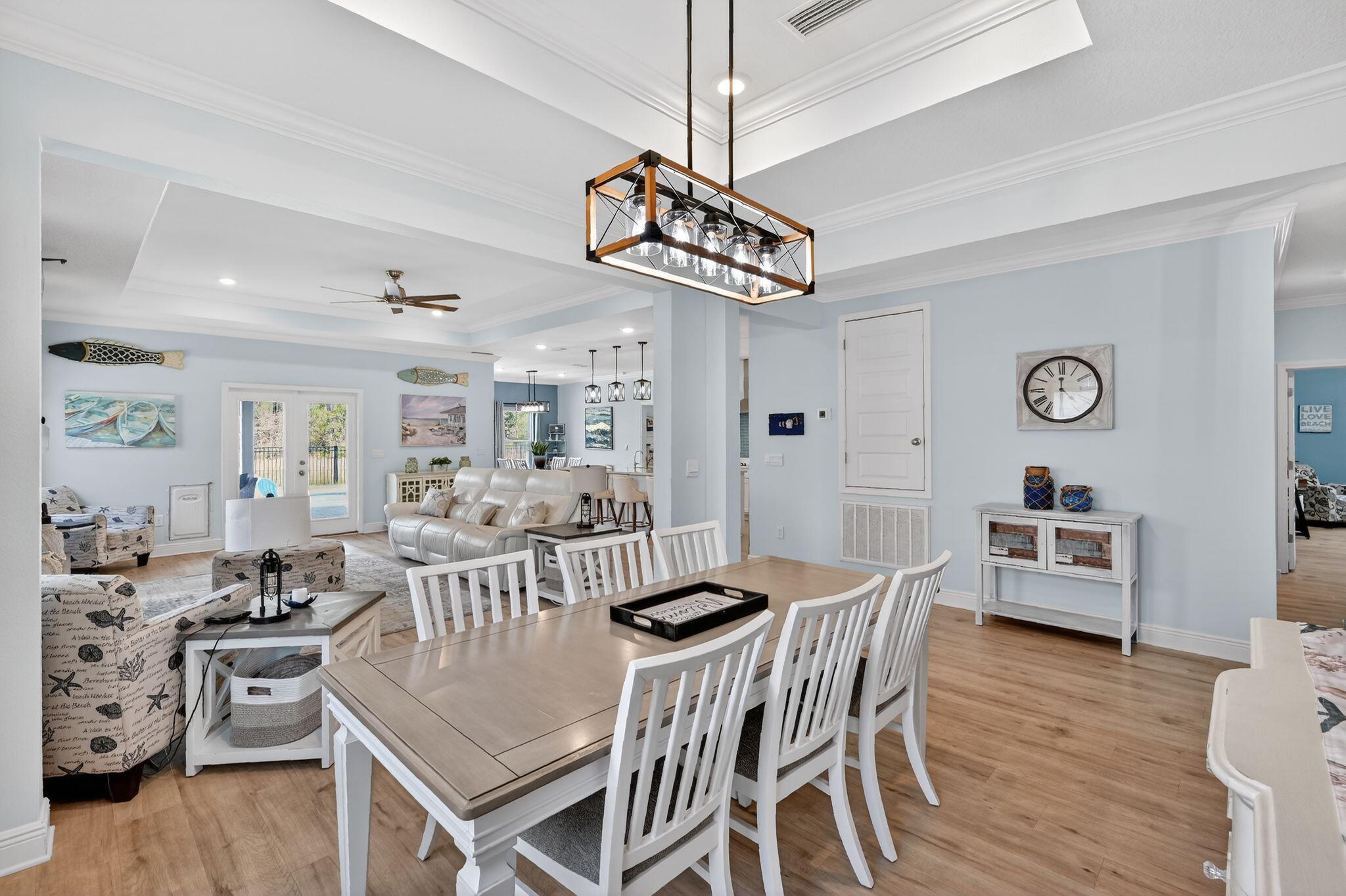 83A to rgt onto Hammock Oaks Bld. Left on N Hammock Way, left onto Oak Tree Lane, 2nd house on left - Residential