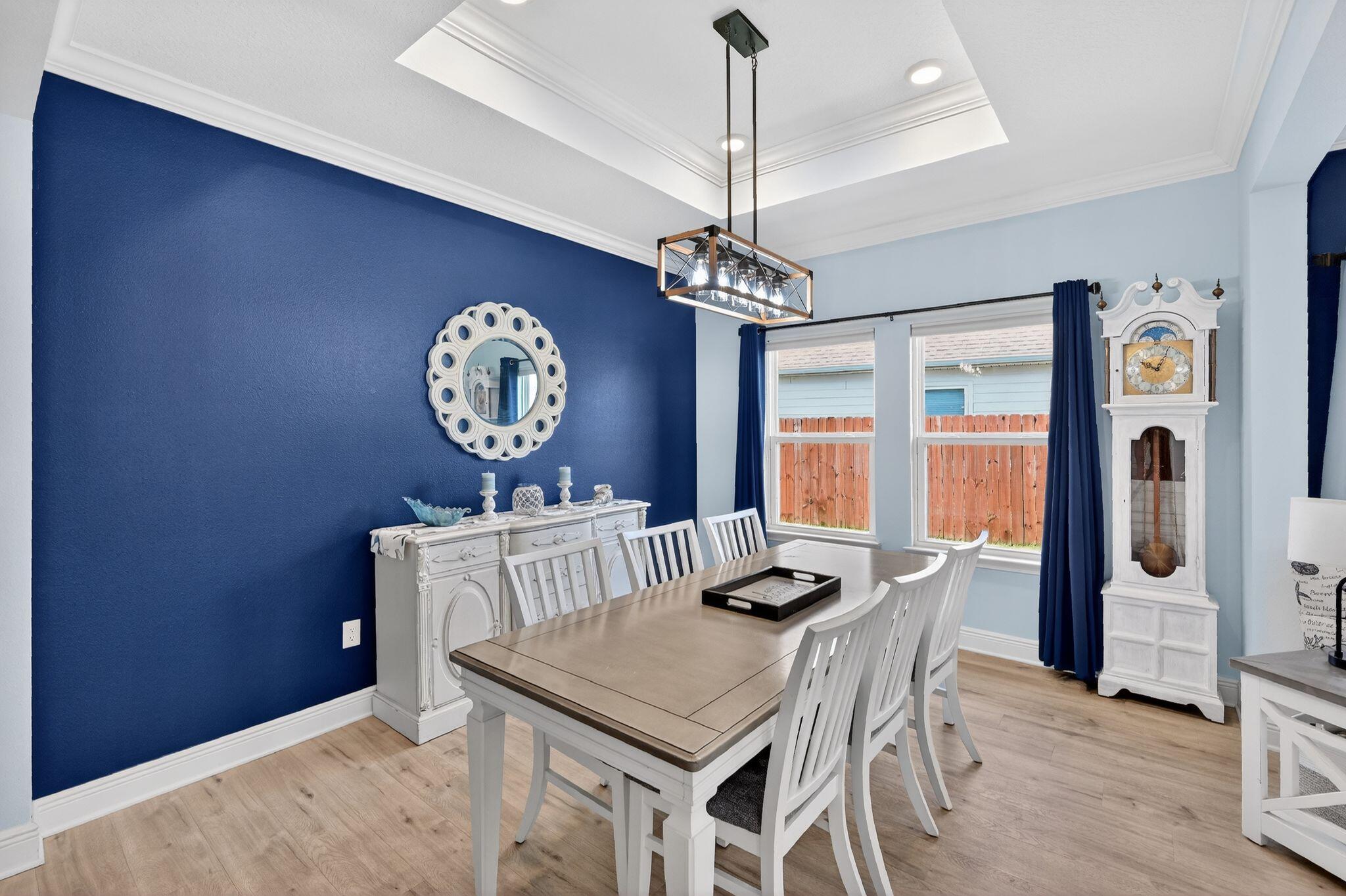 83A to rgt onto Hammock Oaks Bld. Left on N Hammock Way, left onto Oak Tree Lane, 2nd house on left - Residential