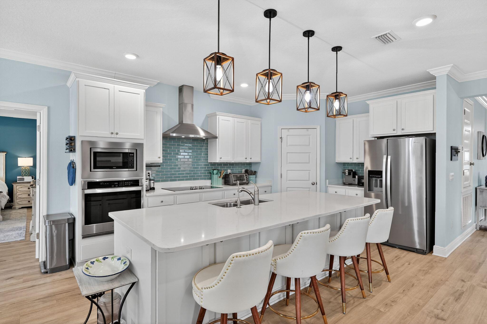 83A to rgt onto Hammock Oaks Bld. Left on N Hammock Way, left onto Oak Tree Lane, 2nd house on left - Residential