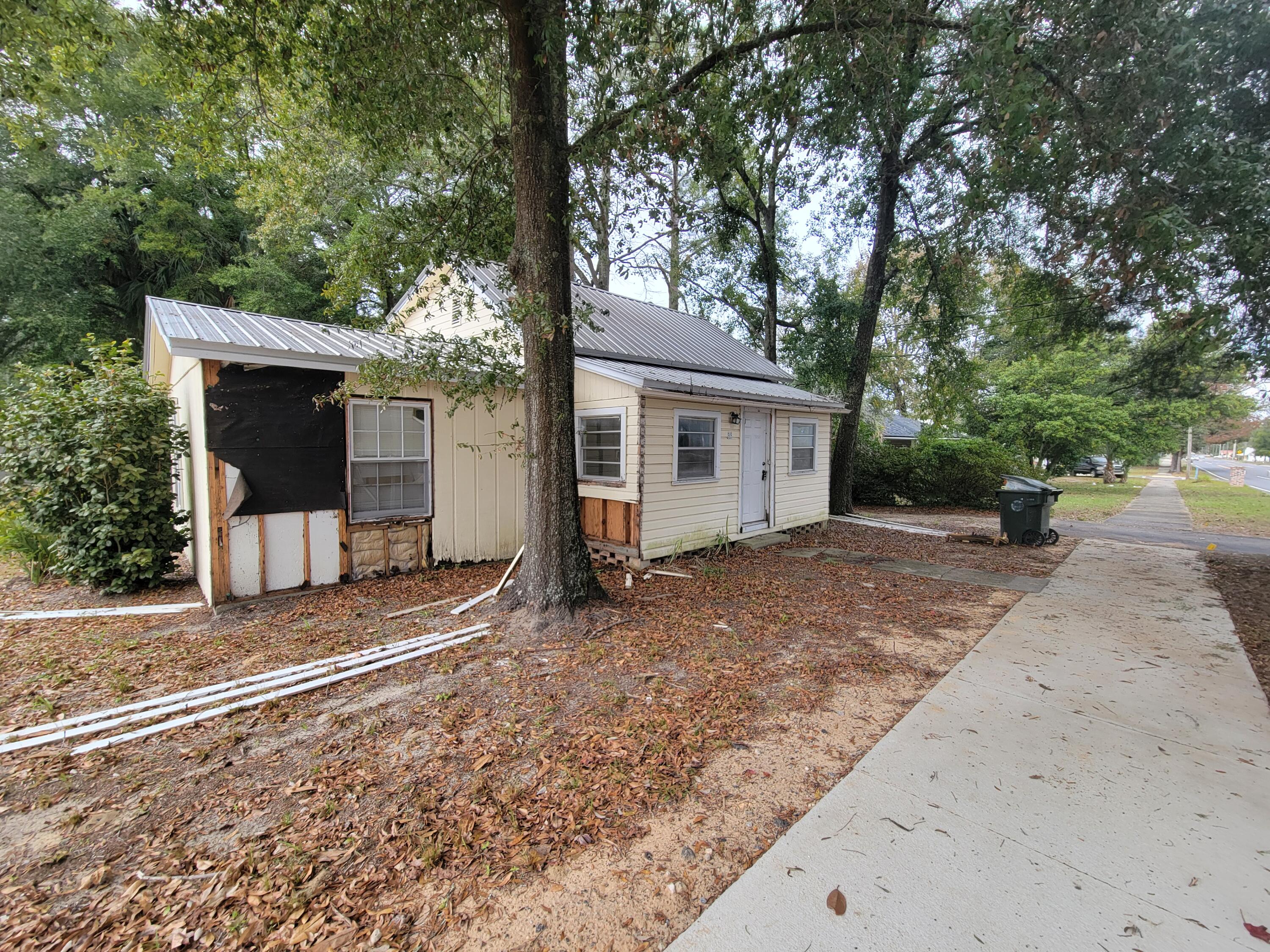 TOWN OF DEFUNIAK SPRINGS - Residential