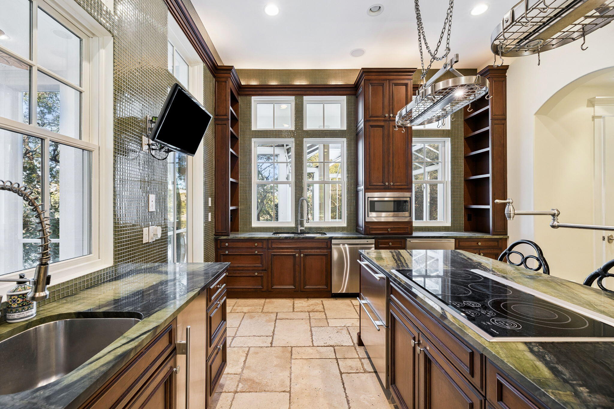 BLUE MOUNTAIN BEACH - Residential