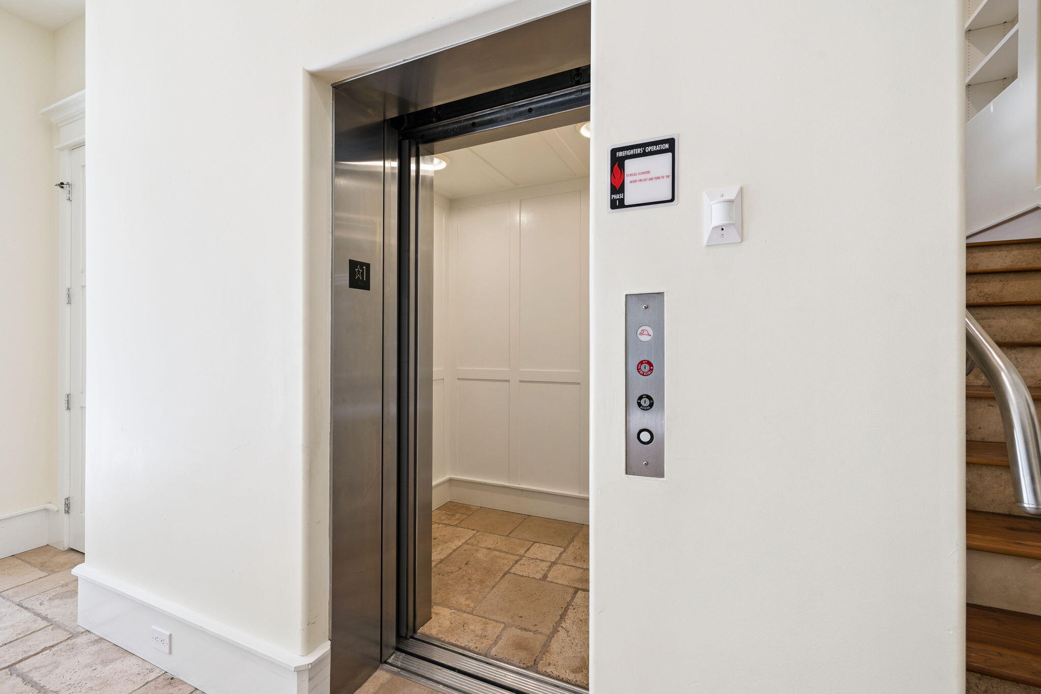 BLUE MOUNTAIN BEACH - Residential