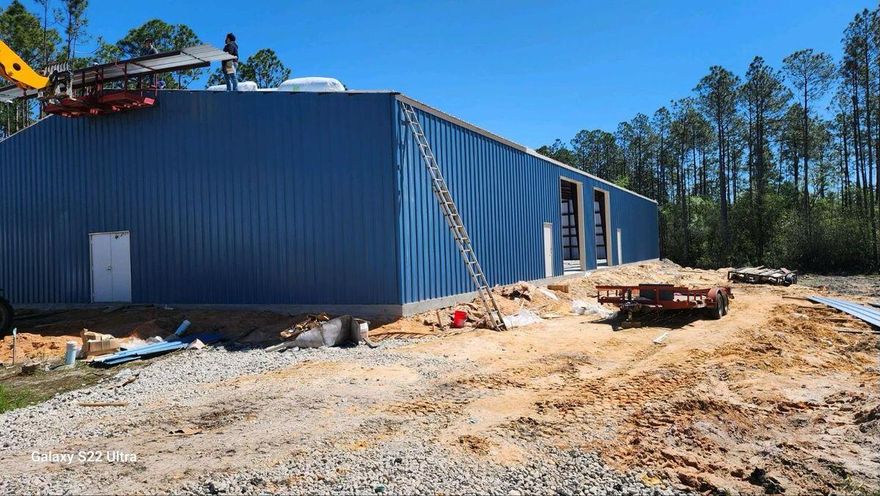 Looking for a Warehouse in St. Joe Commerce Park? Check out this warehouse space with plenty of room, high ceilings, and easy access to major roads, it's perfect for your storage or business needs. Located in a bustling area with great connectivity, this space offers the practicality and convenience you need to thrive.