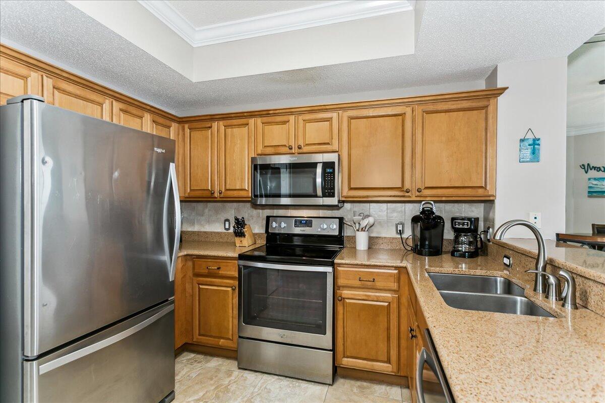 SUMMERWIND CONDOS - Residential