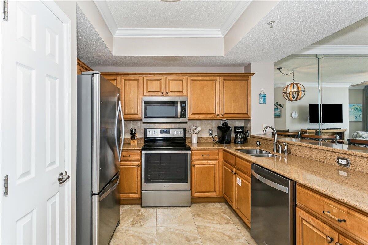 SUMMERWIND CONDOS - Residential