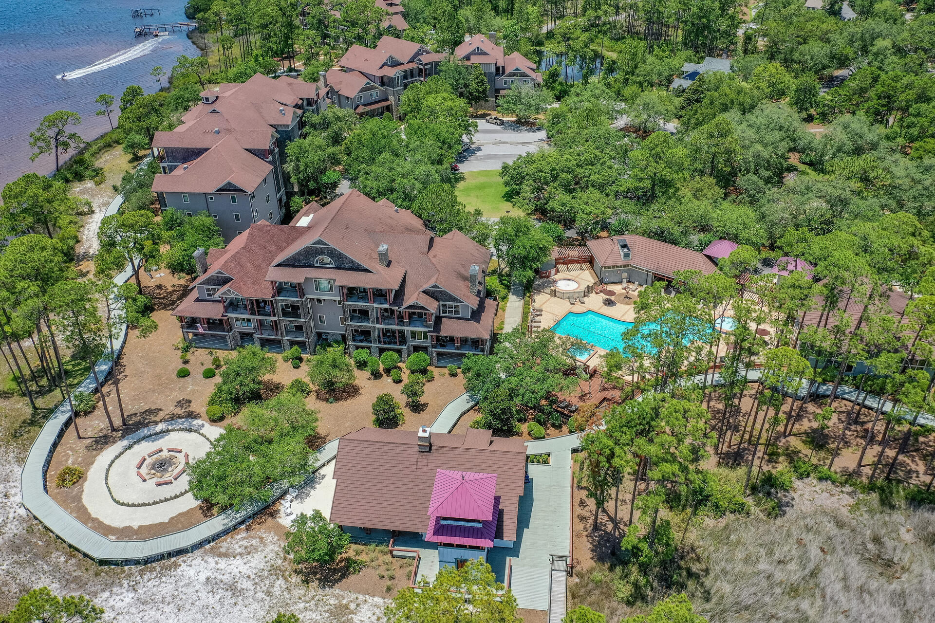 WILD HERON - Residential