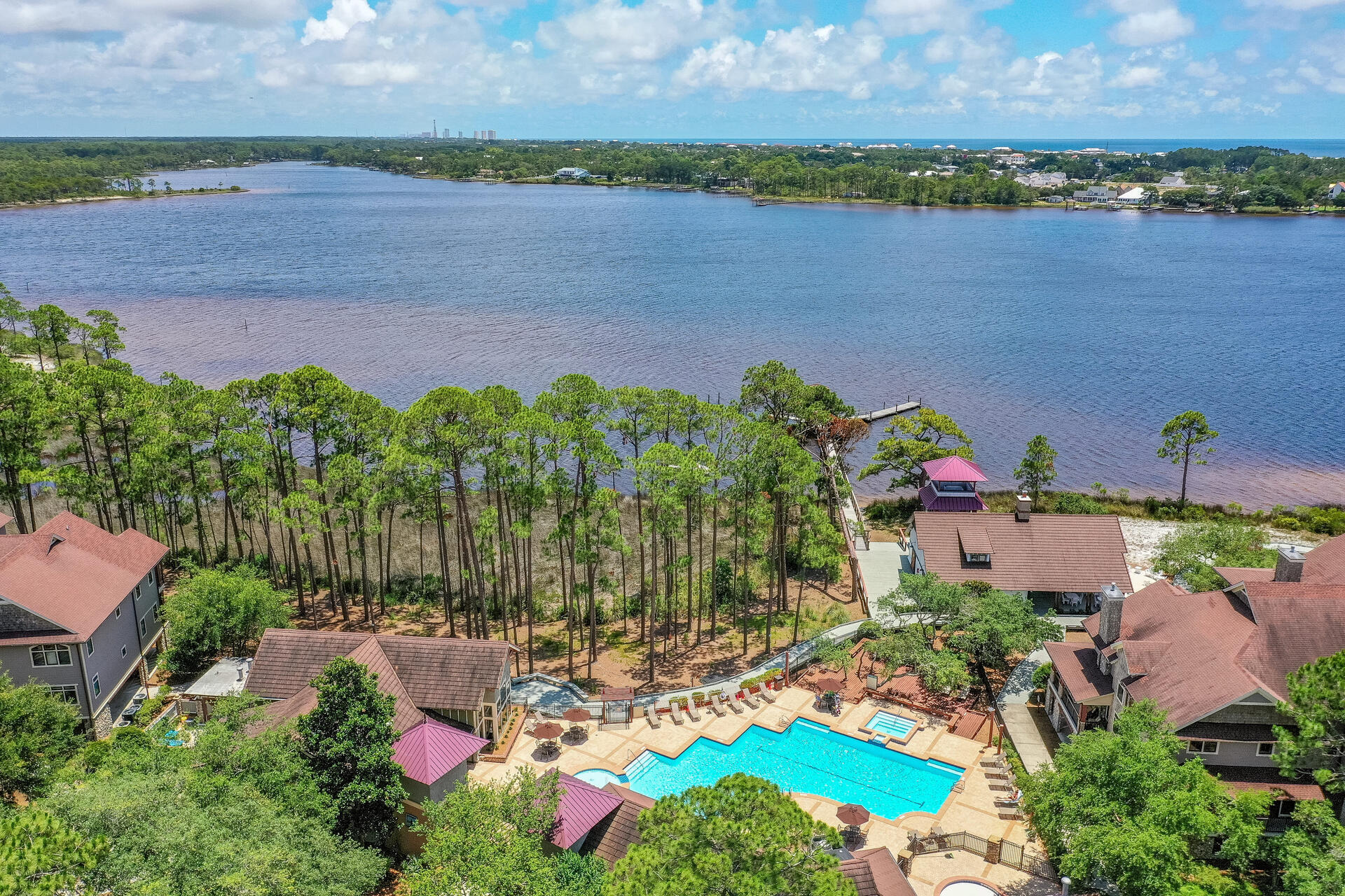 WILD HERON - Residential