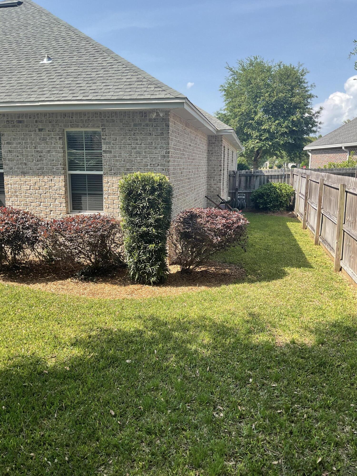 THE STABLES AT ROCKY BAYOU - Residential Lease