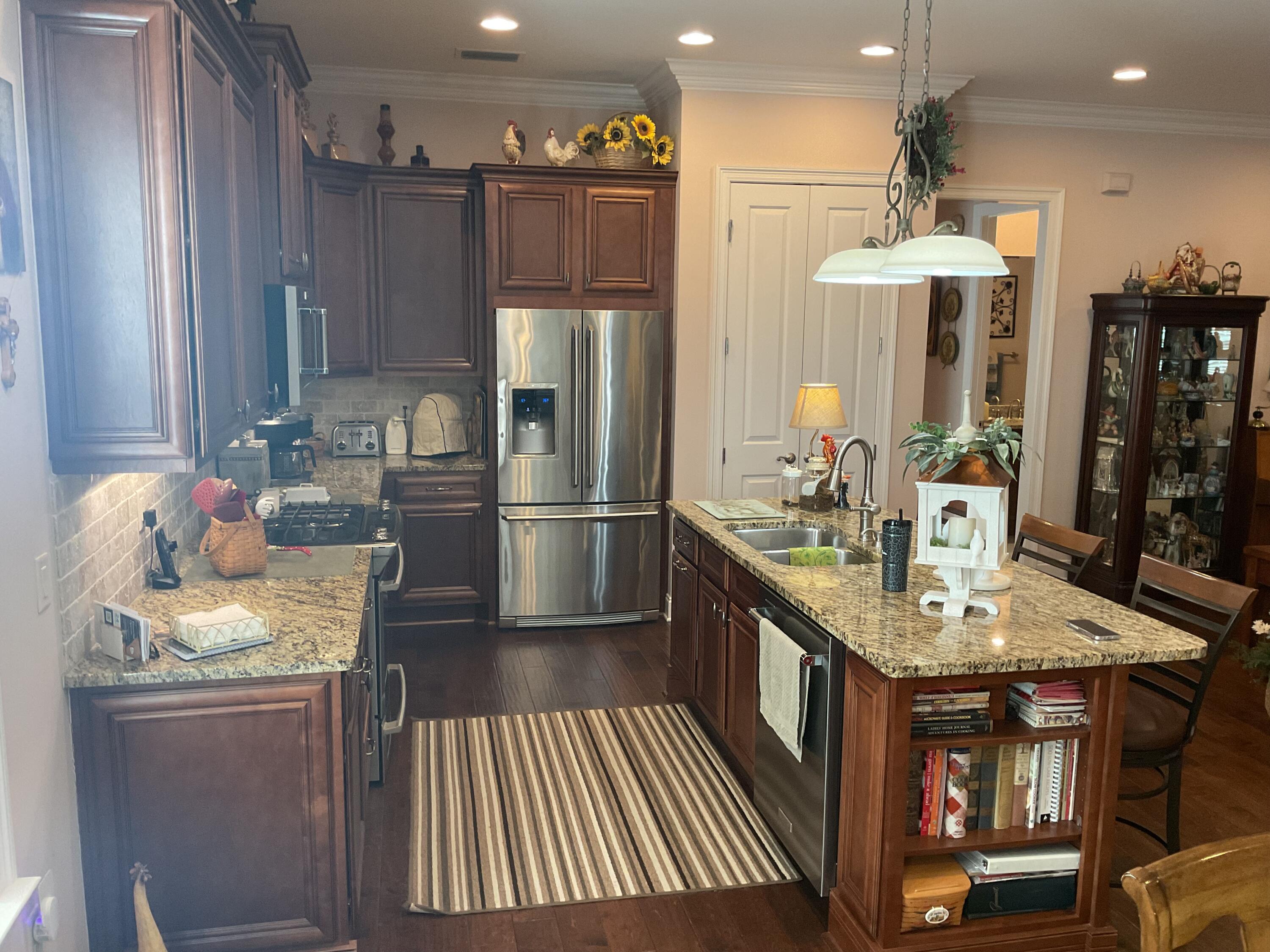 THE STABLES AT ROCKY BAYOU - Residential Lease