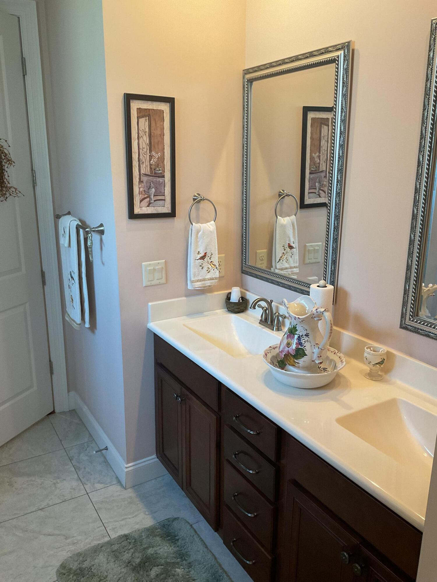 THE STABLES AT ROCKY BAYOU - Residential Lease
