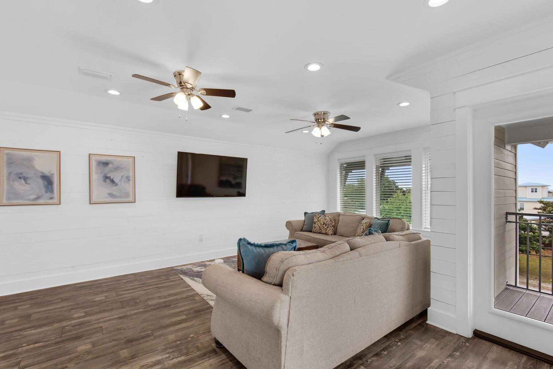 CRYSTAL BEACH - Residential