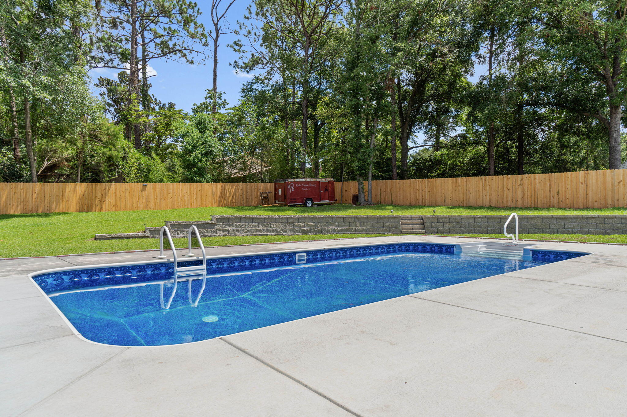 CRESTVIEW SUBURB - Residential