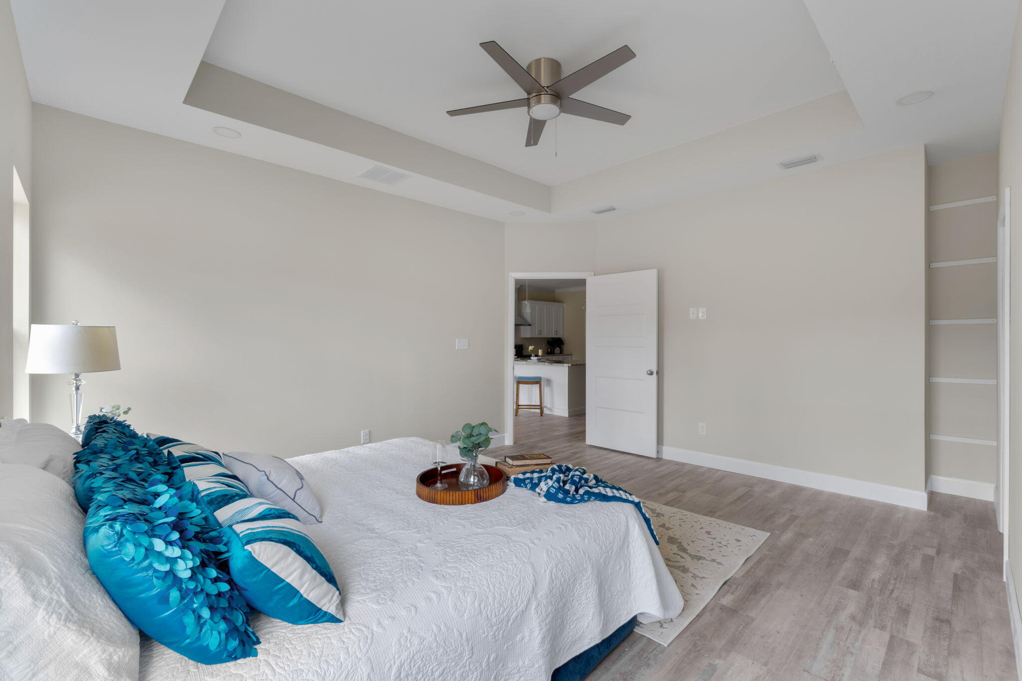 CRESCENT SHORES - Residential