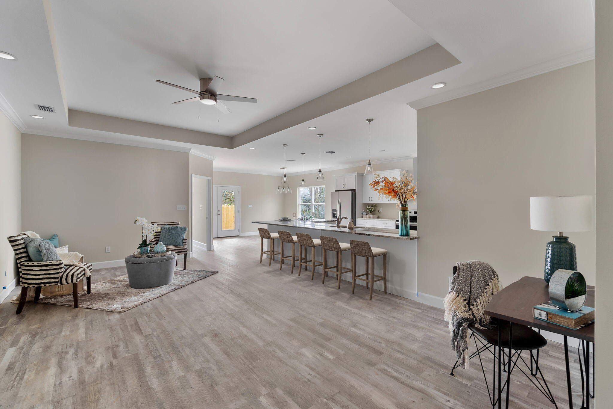 CRESCENT SHORES - Residential