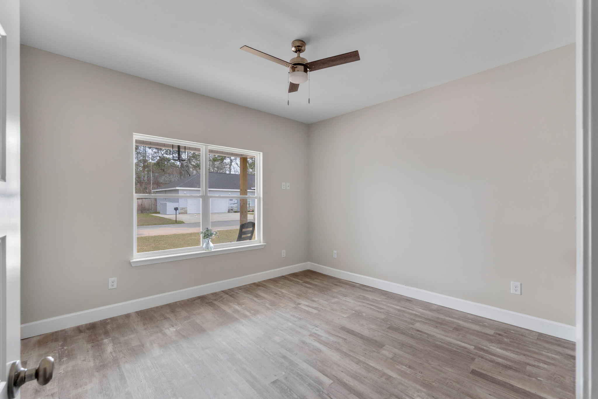 CRESCENT SHORES - Residential