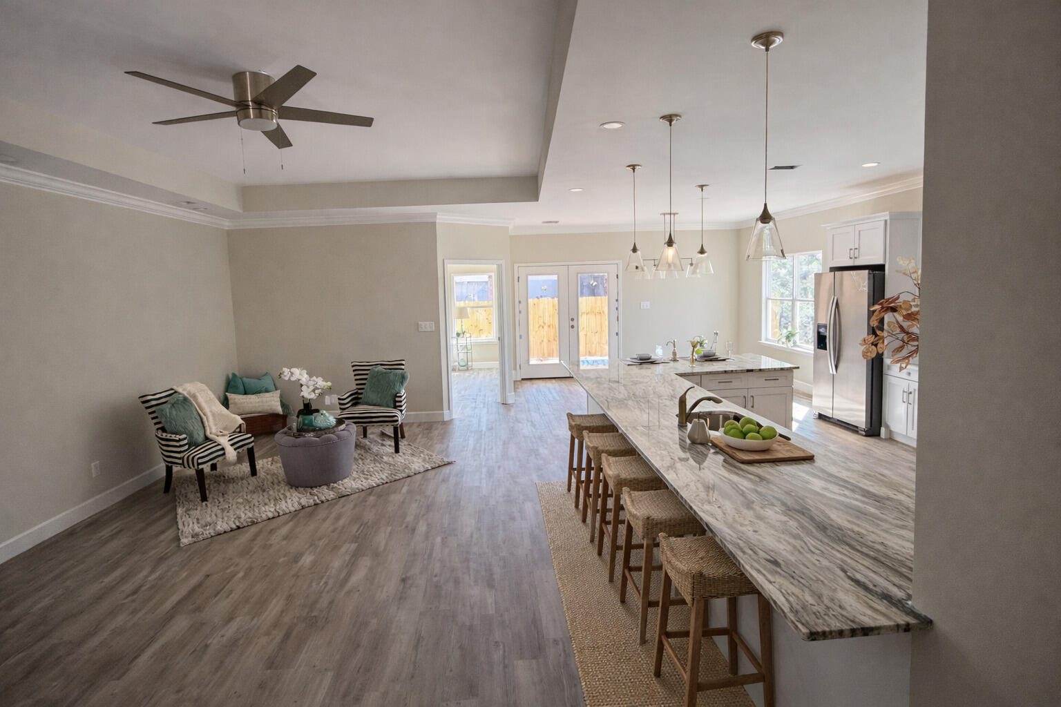 CRESCENT SHORES - Residential